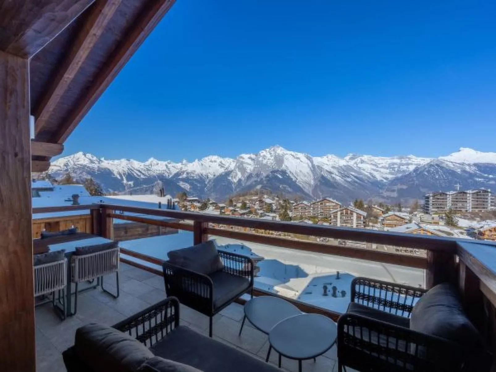 Grimpeur luxury duplex, Spa Access Front Telecabin - Binnen