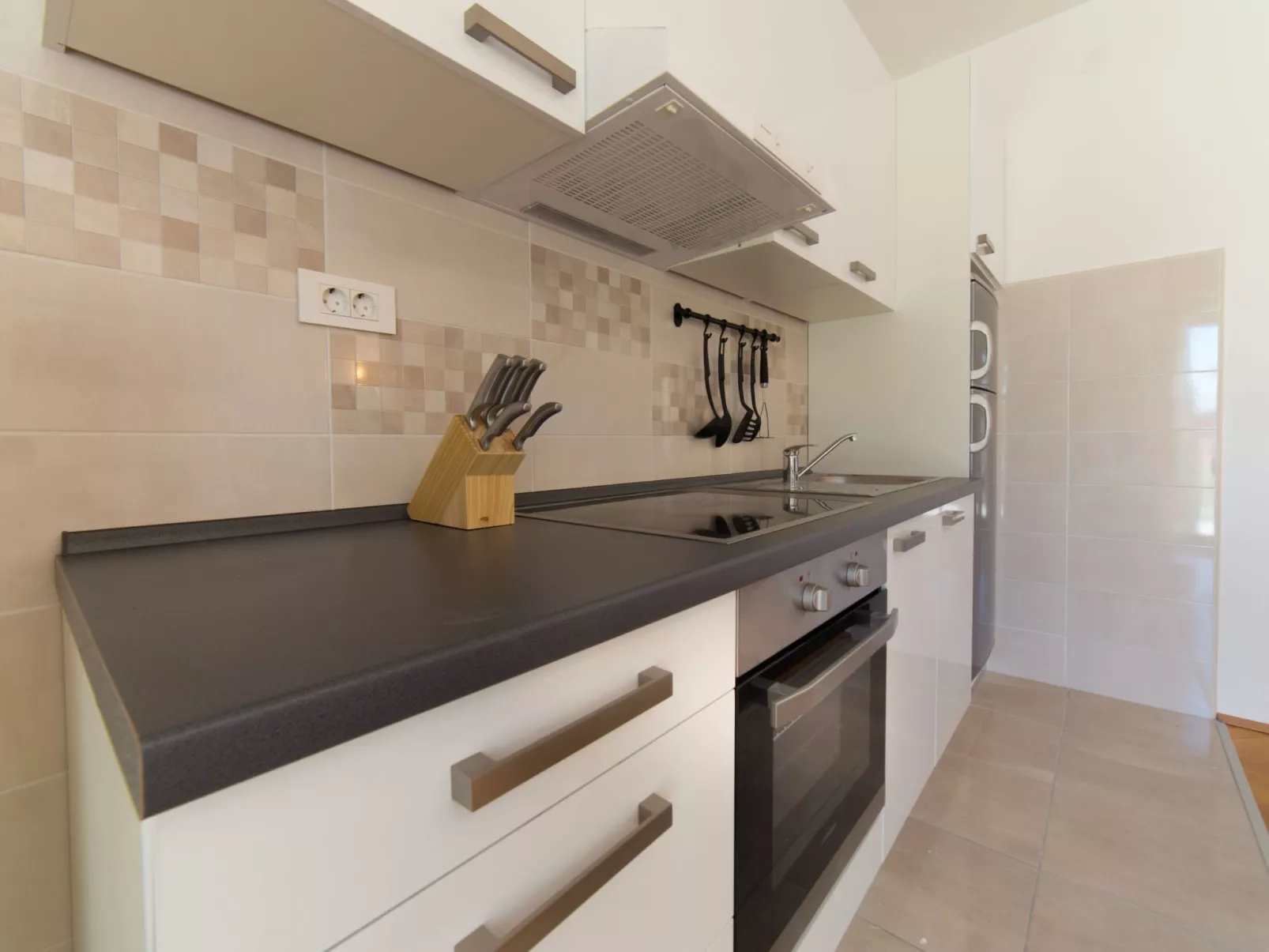 Apartment Raspolic no.2 - Image-tags.info