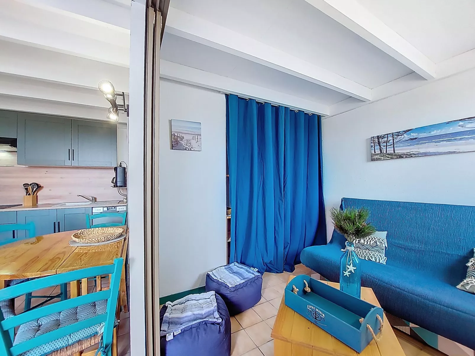 Les Soleils Rouges - Binnen