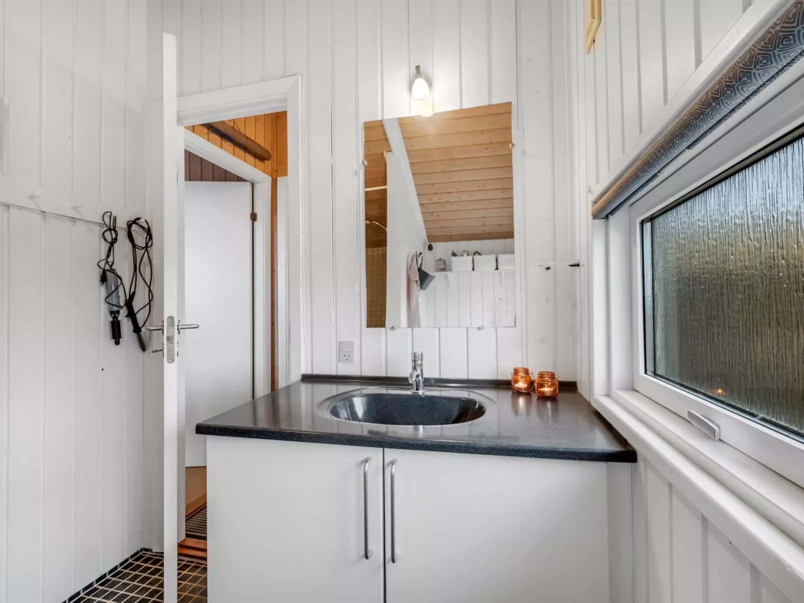 "Fritza" - 400m from the sea - Binnen