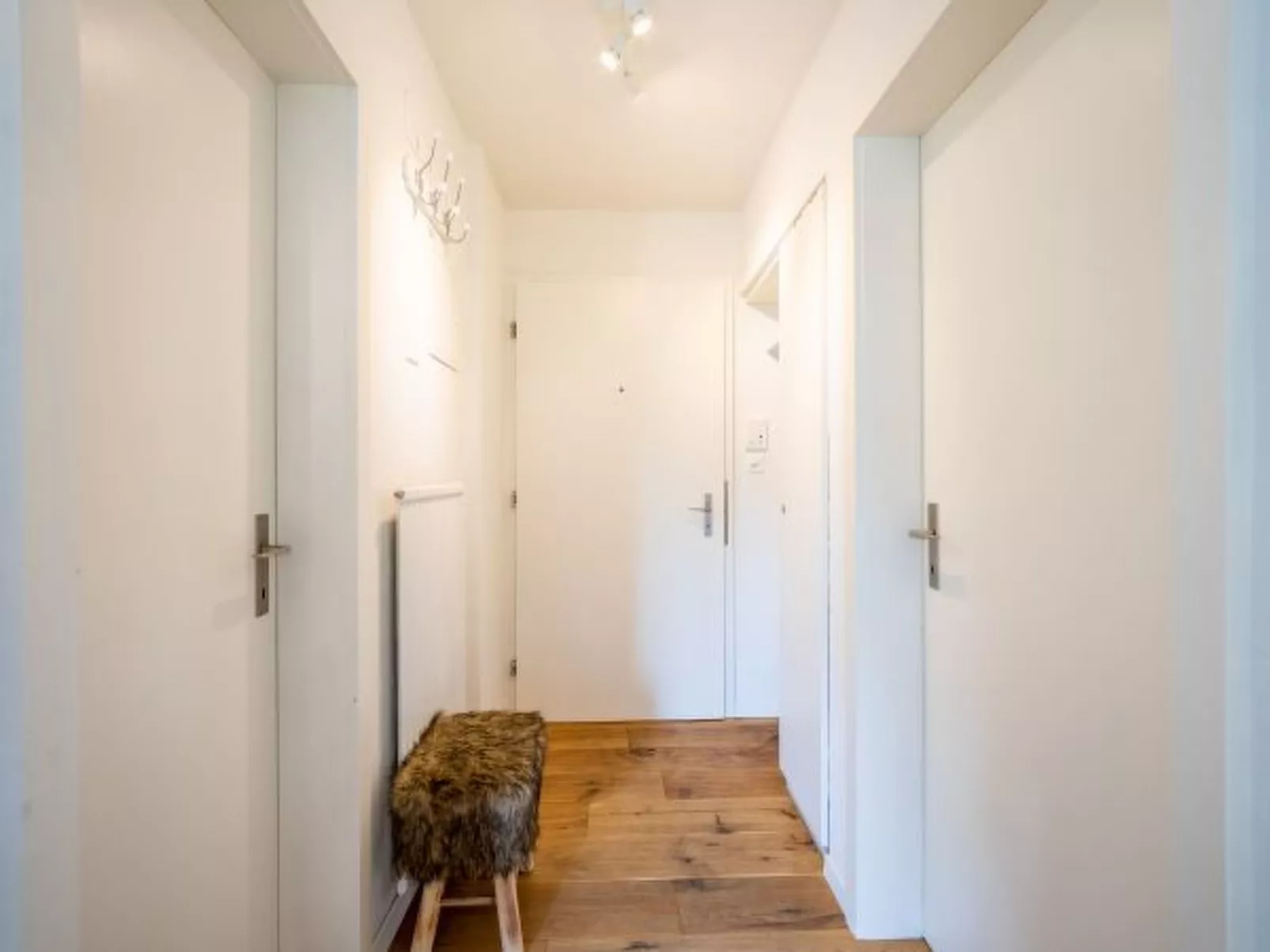 Casa Curnera 8 - Binnen