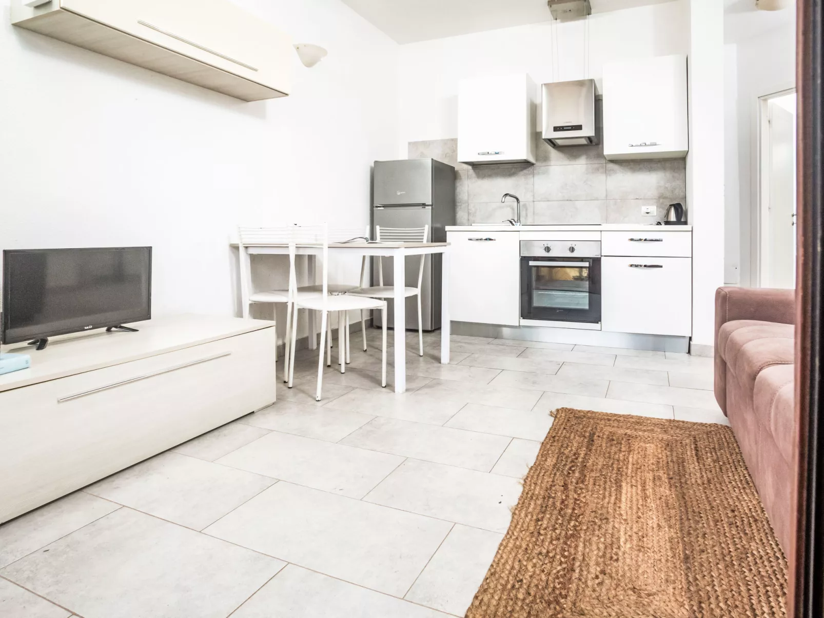 Luminoso trilocale eolo - Binnen