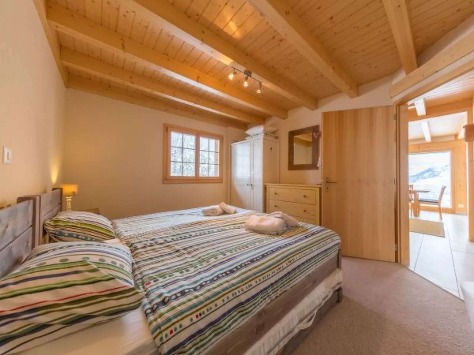 Chalet Nid Blanc wood burning hottub - Binnen