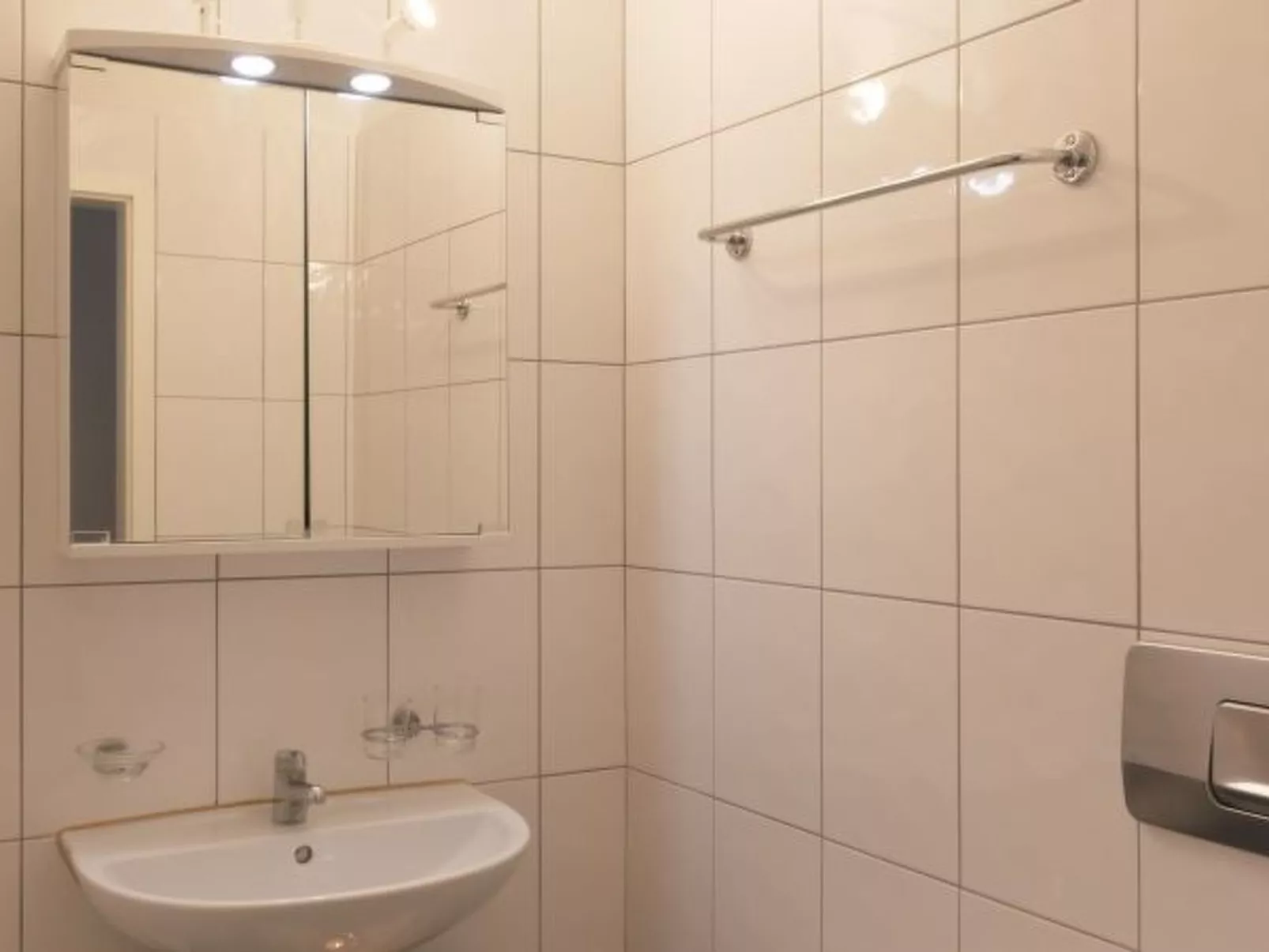 ZH Bellevue 3 - HITrental Seefeld Apartment - Binnen