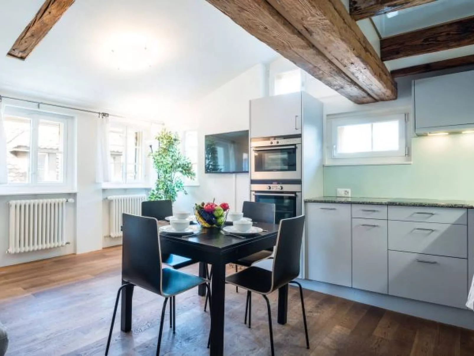 ZH Maisonette 4 - HITrental Schmidgasse Apartment - Binnen