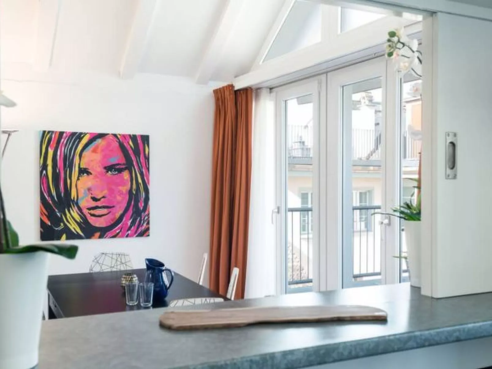 LU Sun IV - Chapel Bridge HITrental Apartment - Binnen