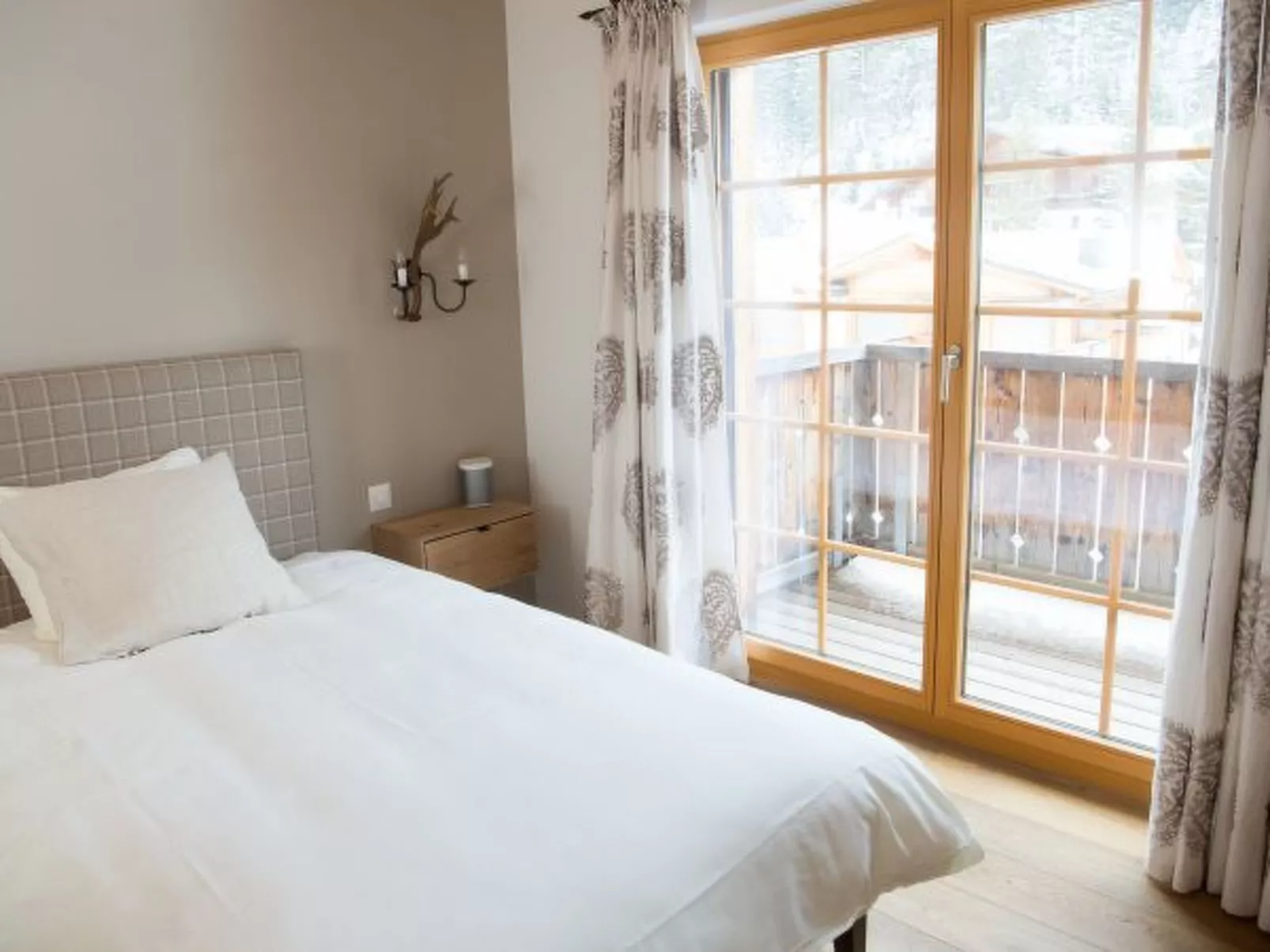 Moderne Ferienwohnung Scalottas Lenzerheide - Binnen