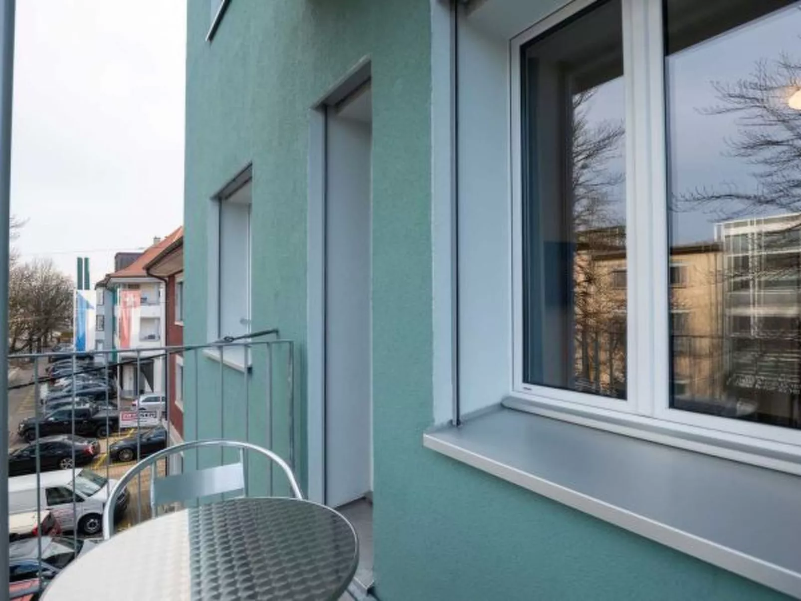 ZH Pink 1 - Letzigrund HITrental Apartment - Buiten