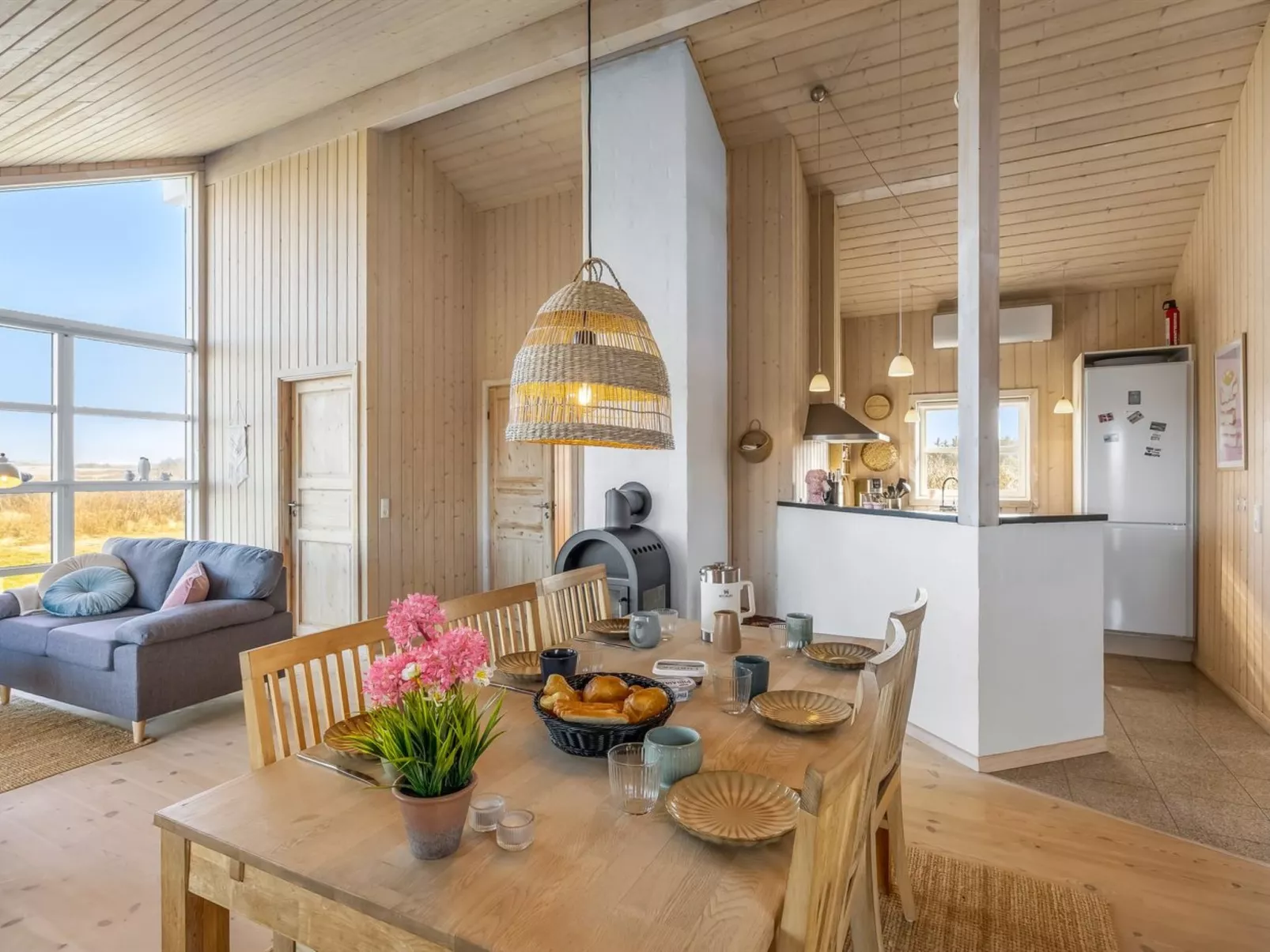 "Aiana" - 300m from the sea - Binnen