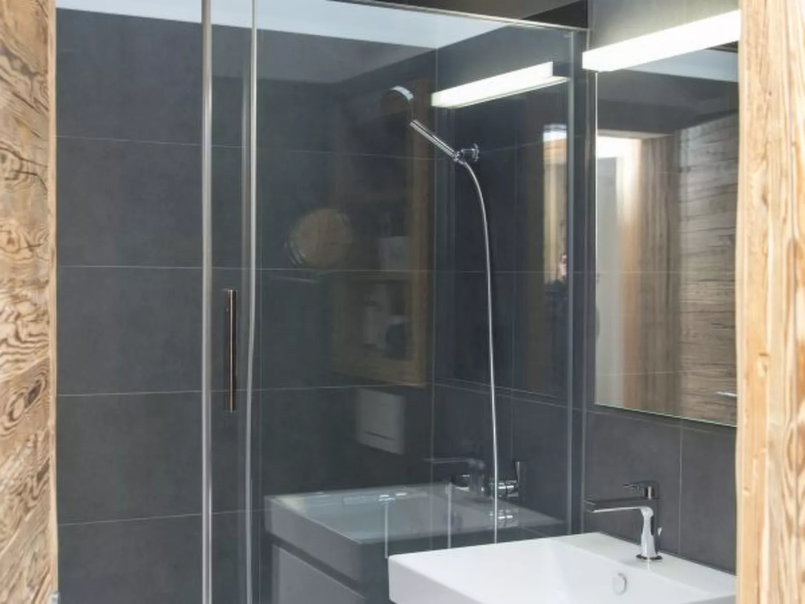 Zentrale 3.5 Zimmer Wohnung Seegarten B- Lenzerheide - Binnen