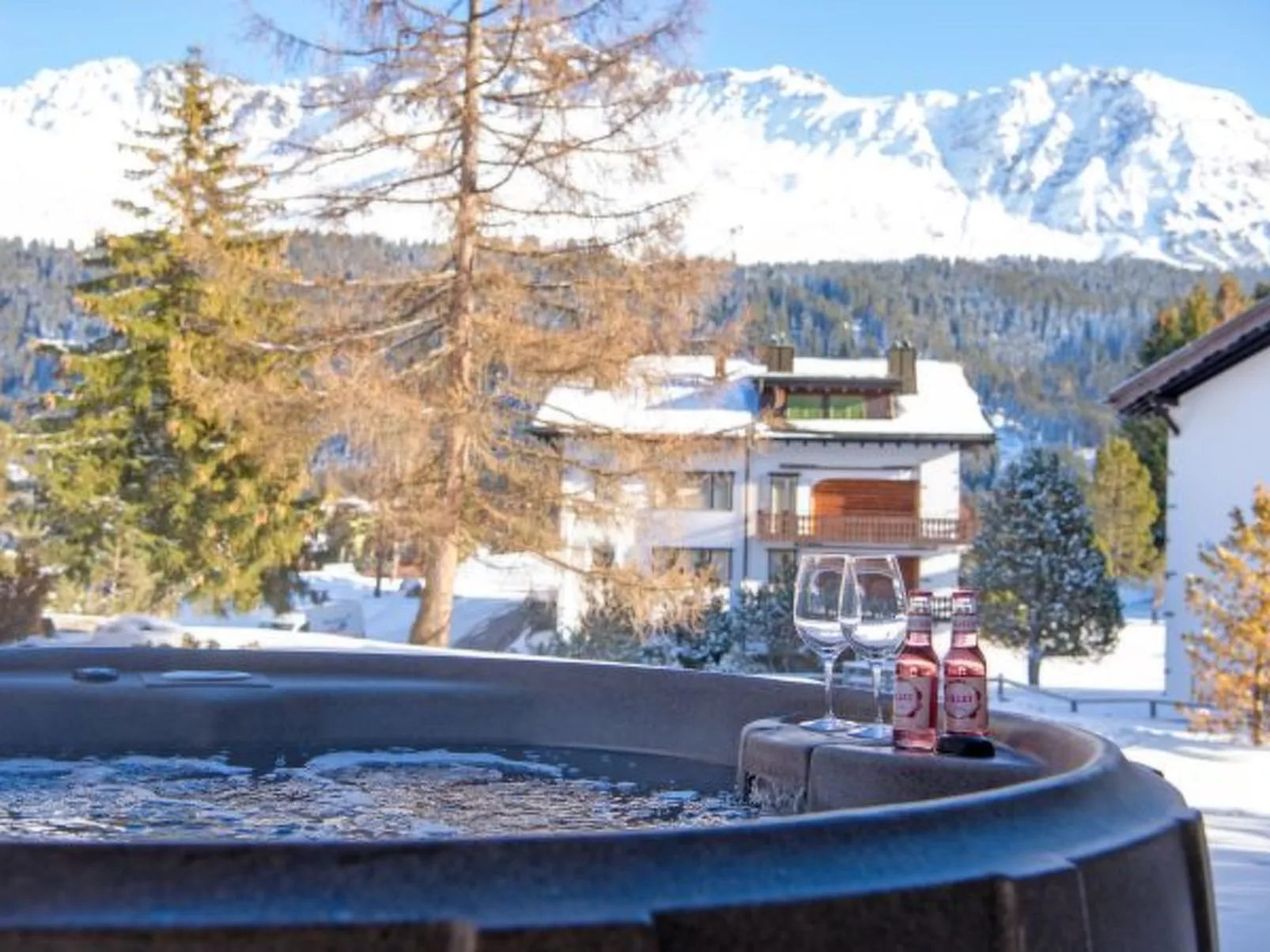 Mit privatem Whirlpool für 4 Personen Casoja Lenzerheide - Buiten