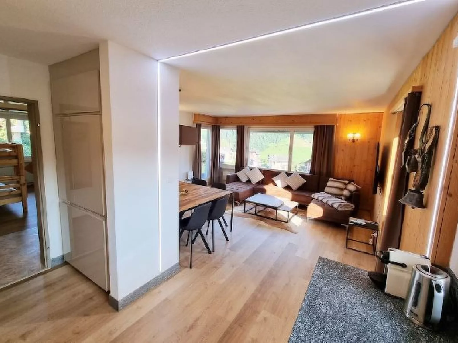 Alpine Retreat & Sauna - Binnen