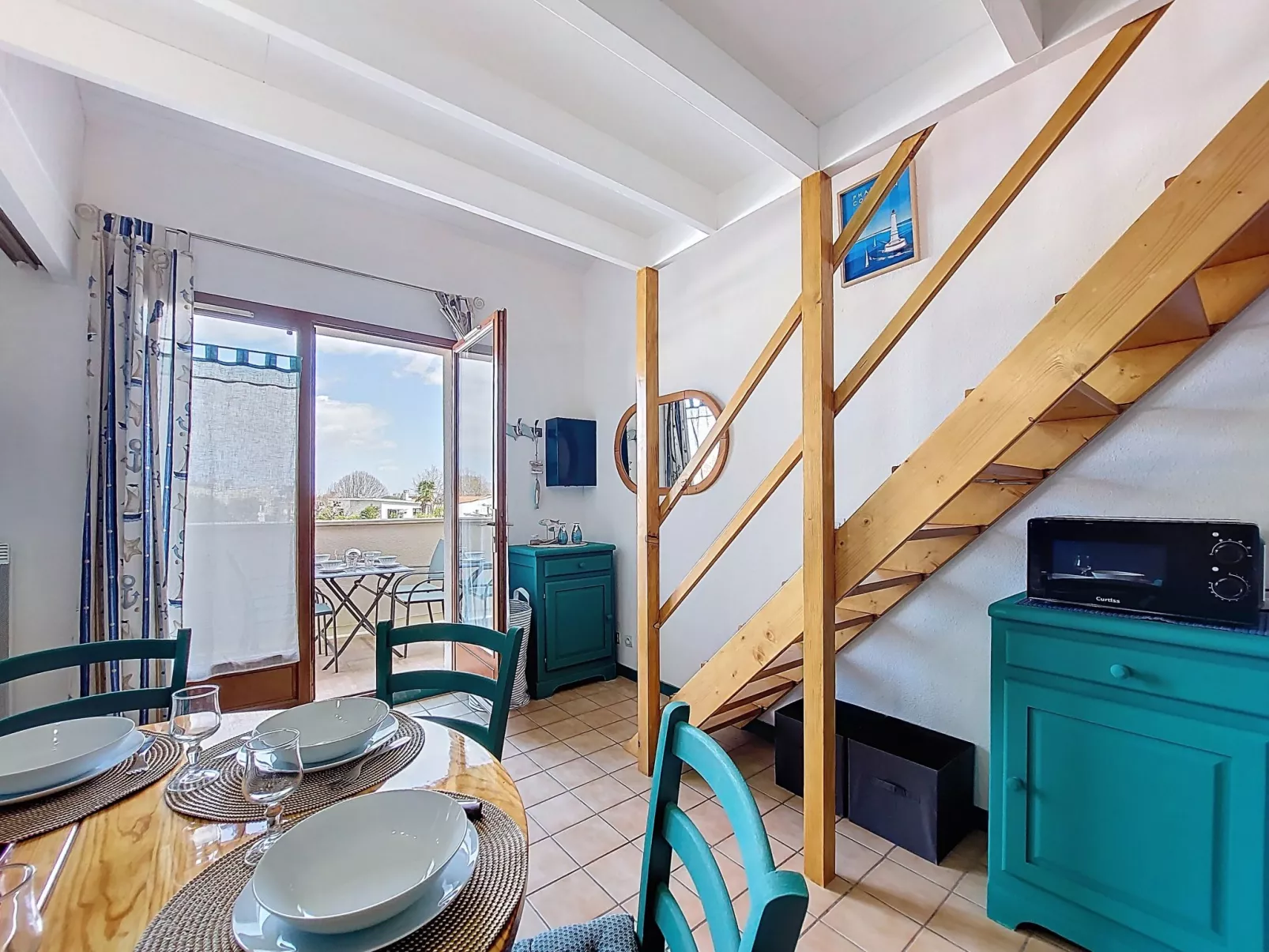 Les Soleils Rouges - Binnen