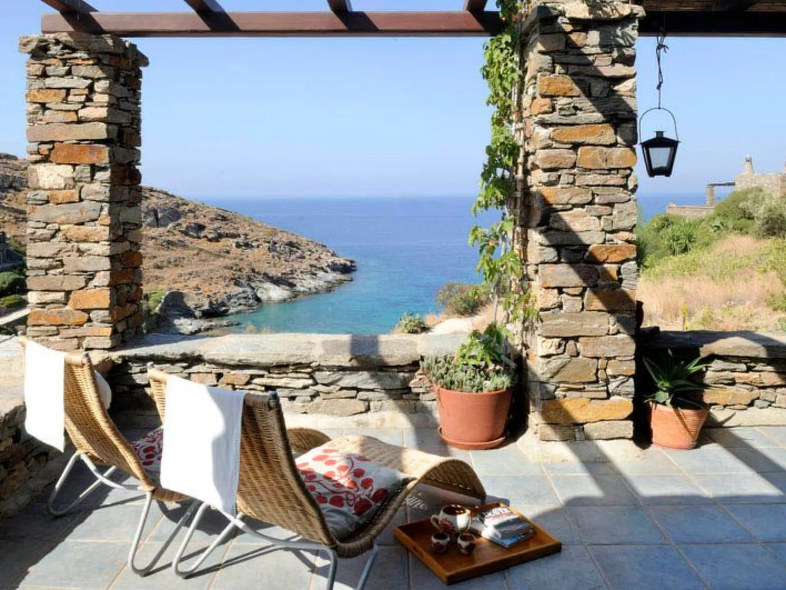 Haus in Kea mit Parkplatz im Freien und Blick auf den Sonnenuntergang - Image-tags.info