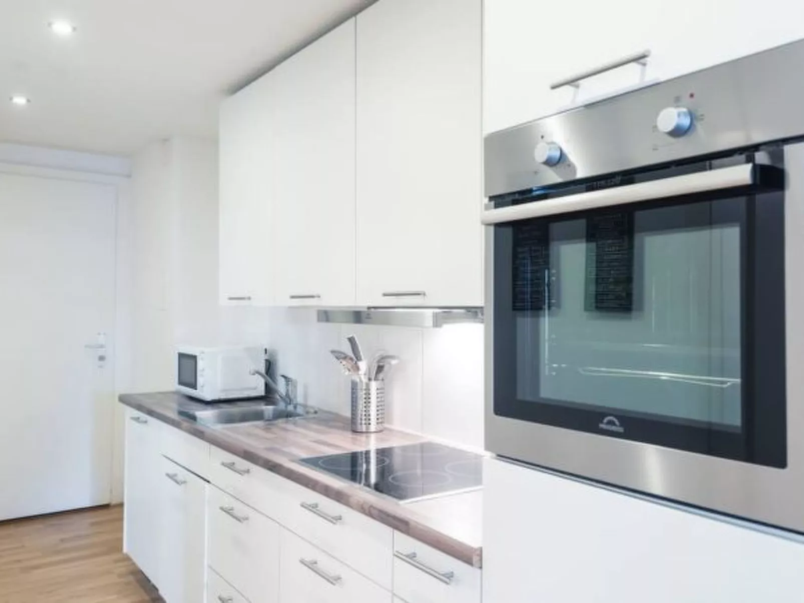 LU Jupiter ll - Chapel Bridge HITrental Apartment - Binnen