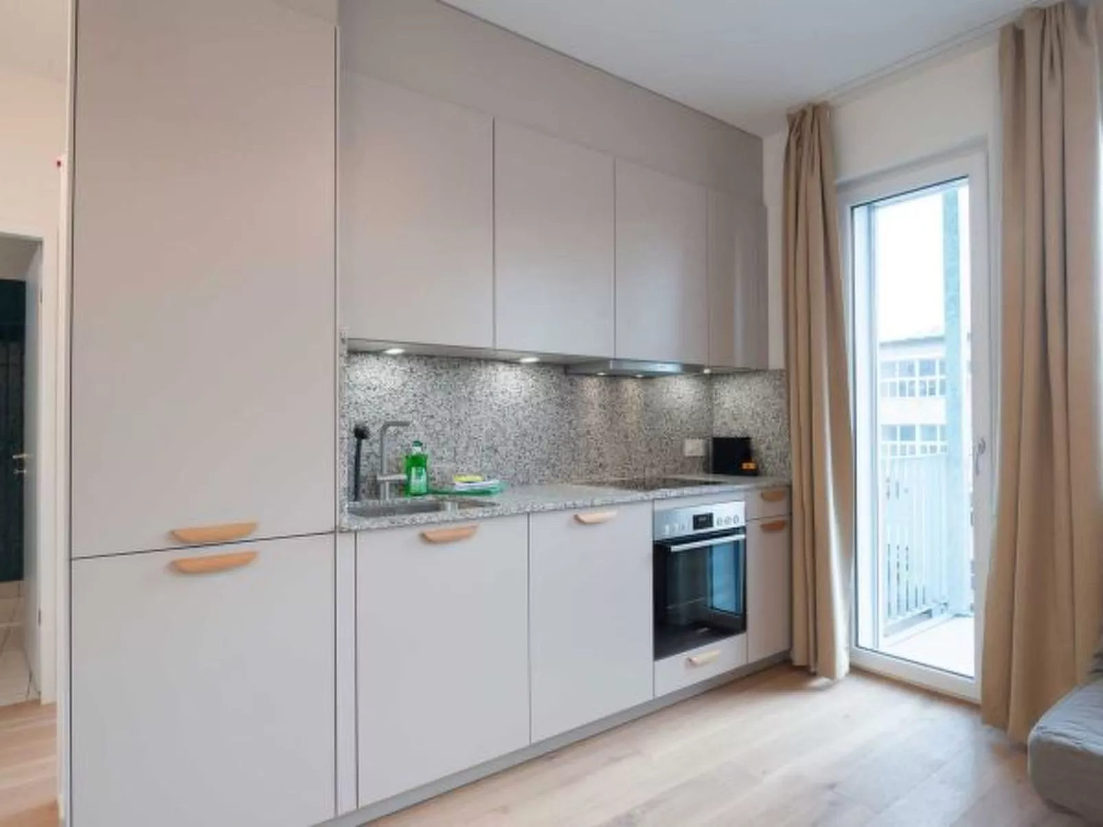 ZH Red 5 - Letzigrund HITrental Apartment - Binnen