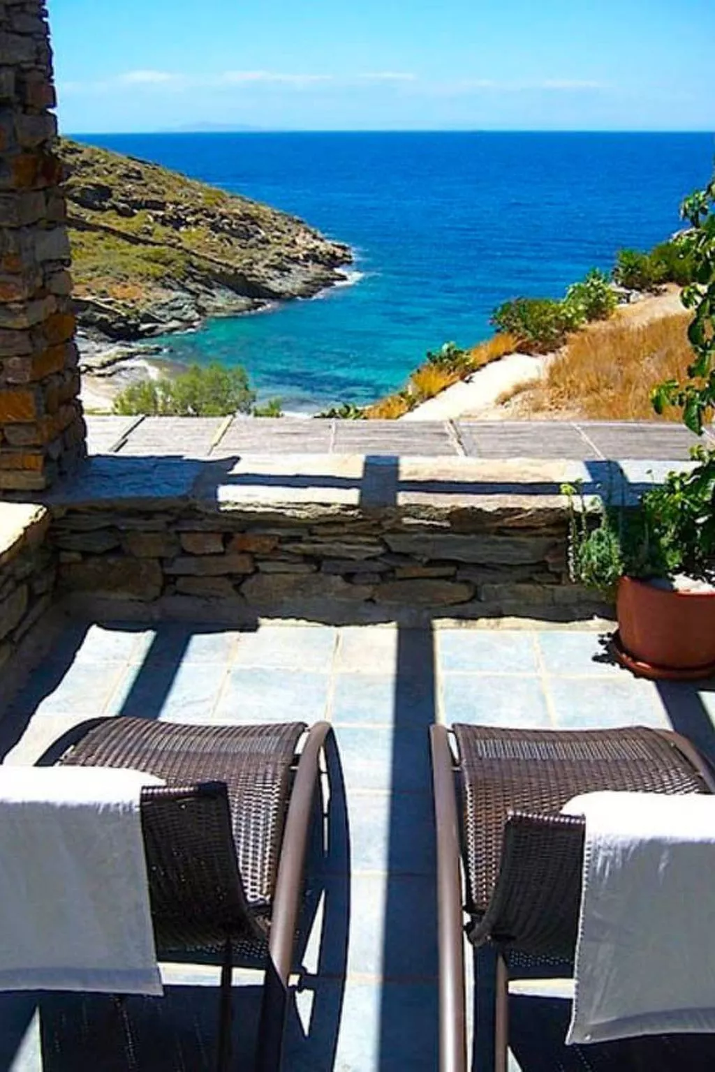 Haus in Kea mit Parkplatz im Freien und Blick auf den Sonnenuntergang - Image-tags.info