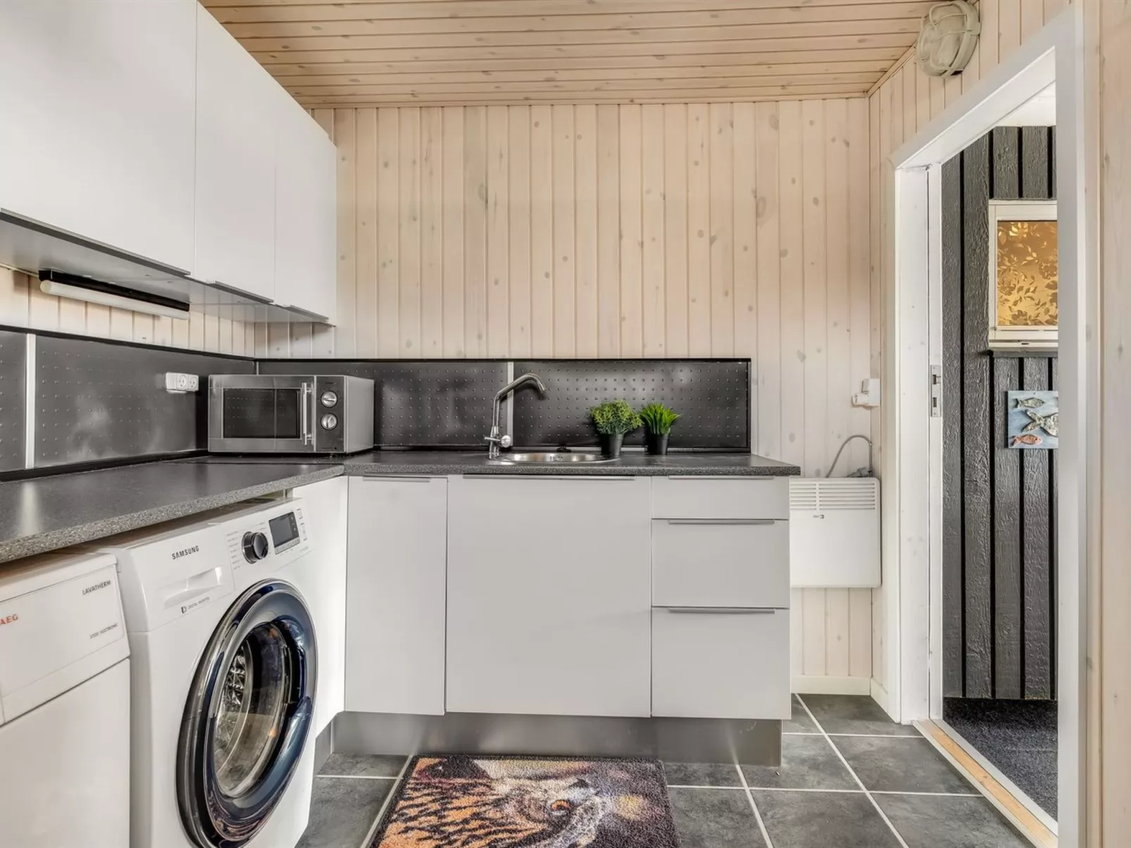 "Danail" - 250m from the sea - Binnen