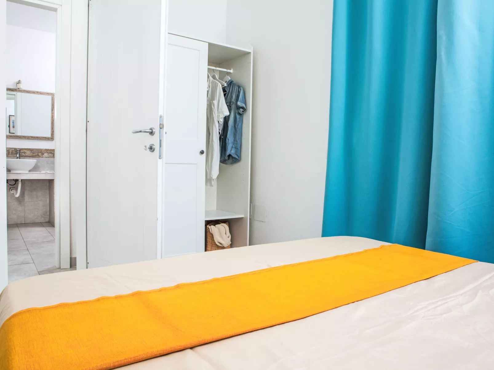 Luminoso trilocale eolo - Binnen