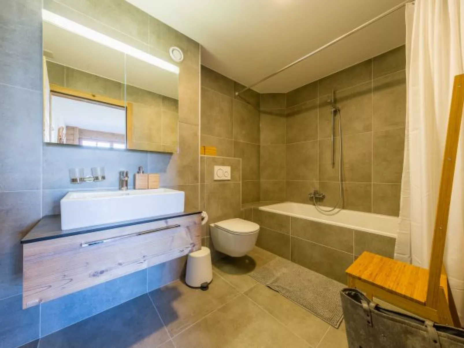 Nendaz 2 bedroom apartment - close ski lift (R31) - Binnen