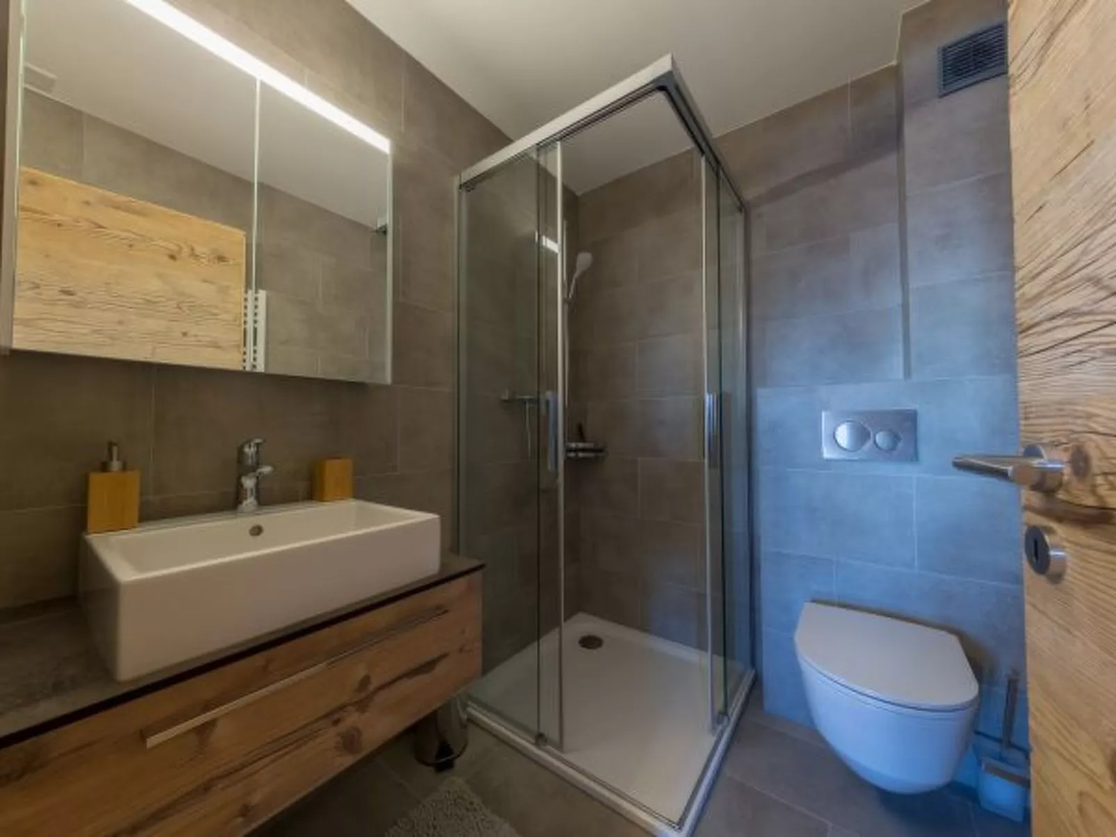 Nendaz 2 bedroom apartment - close ski lift (R27) - Binnen