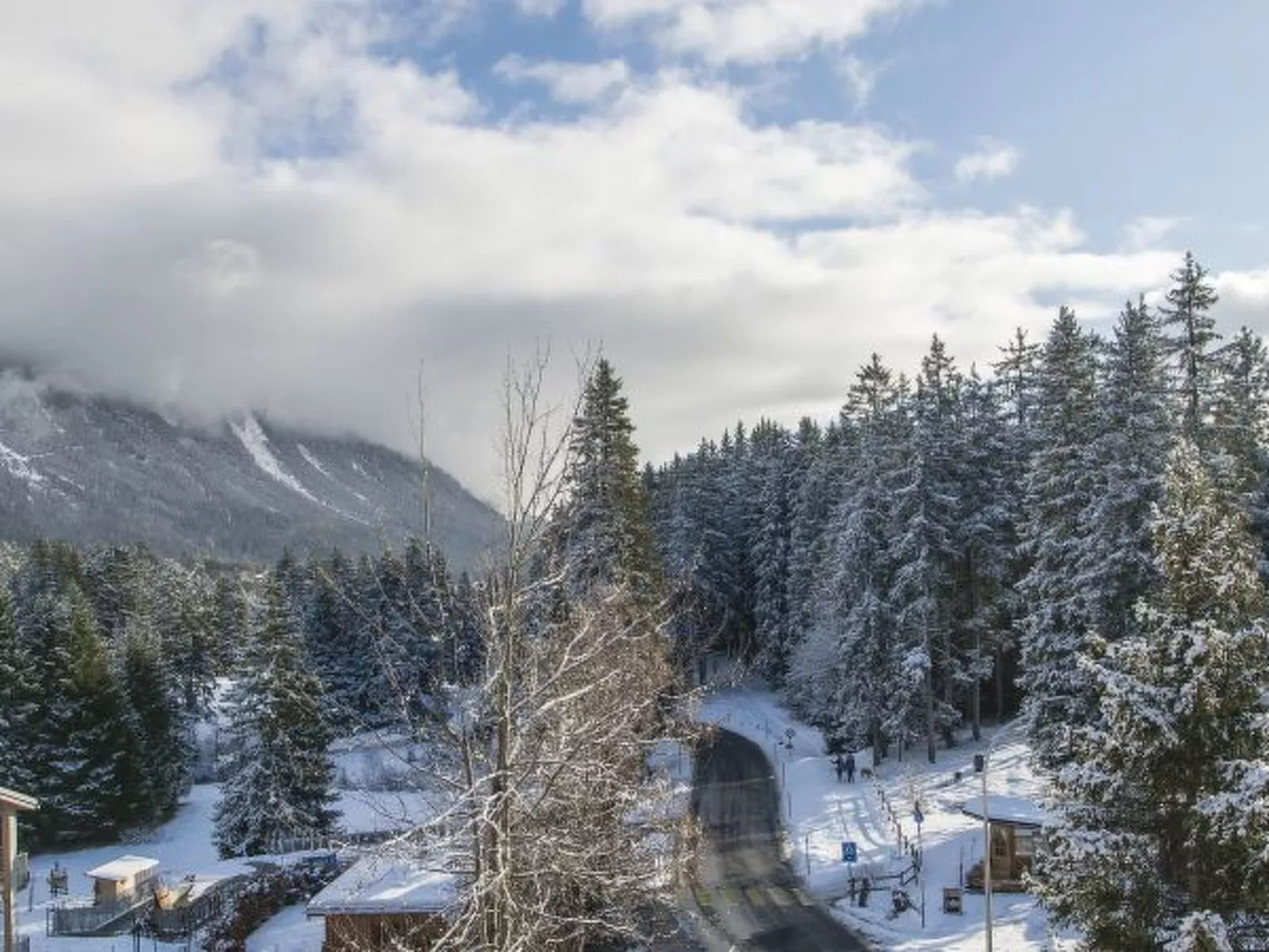 Zentrale 3.5 Zimmer Wohnung Seegarten B- Lenzerheide - Buiten