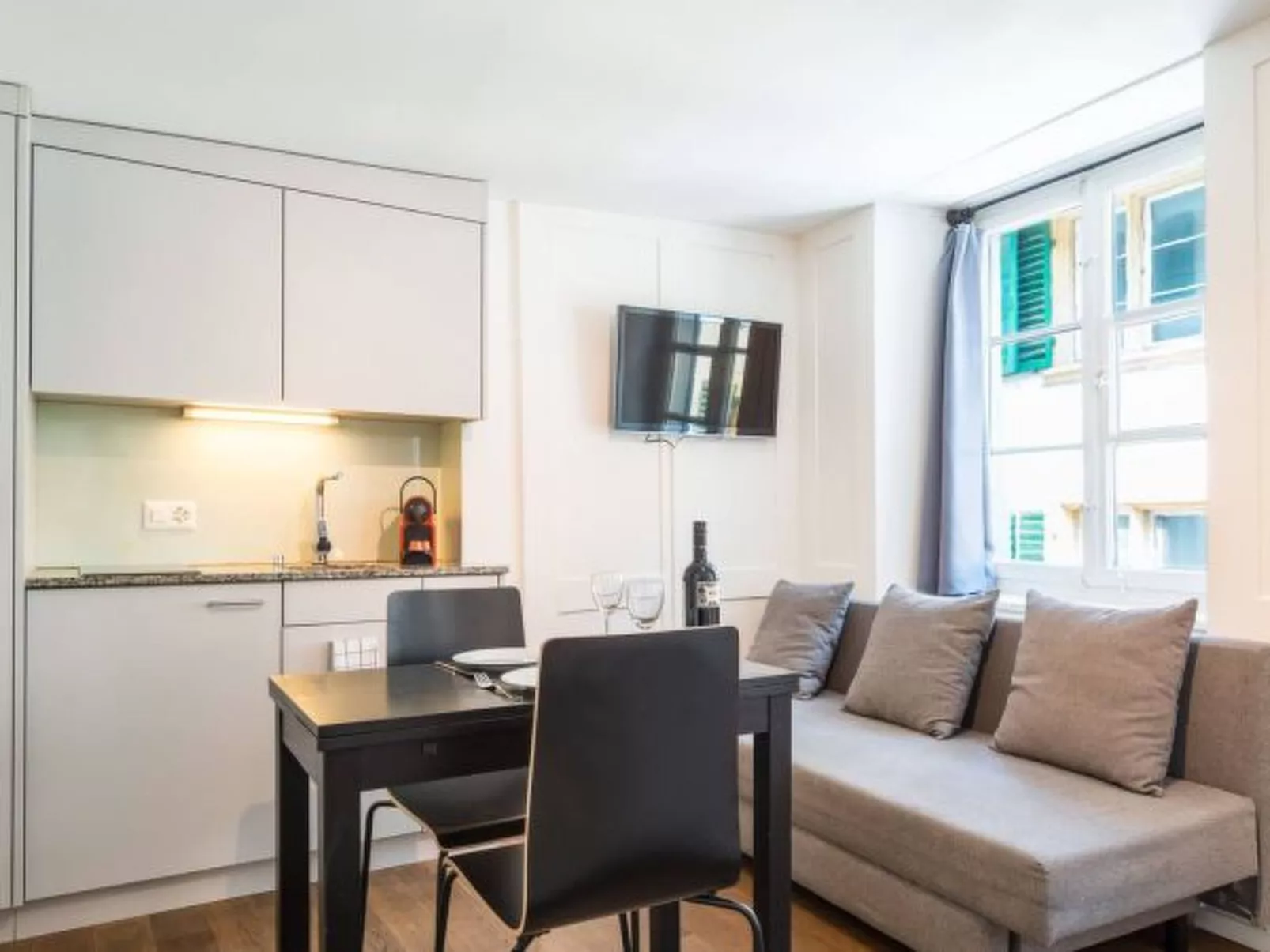 ZH Gasse 2 – HITrental Schmidgasse Apartment - Binnen