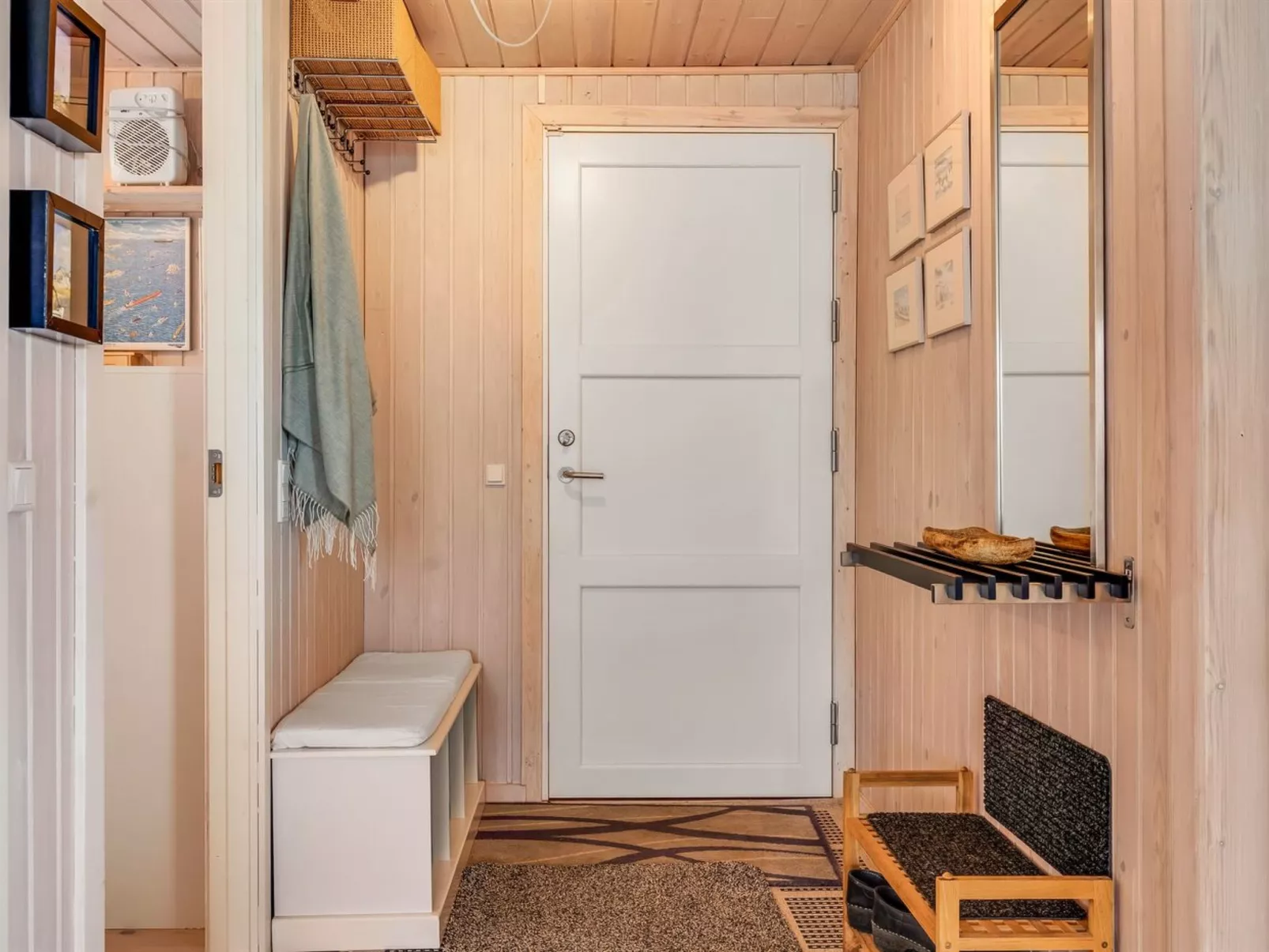 "Danail" - 250m from the sea - Binnen