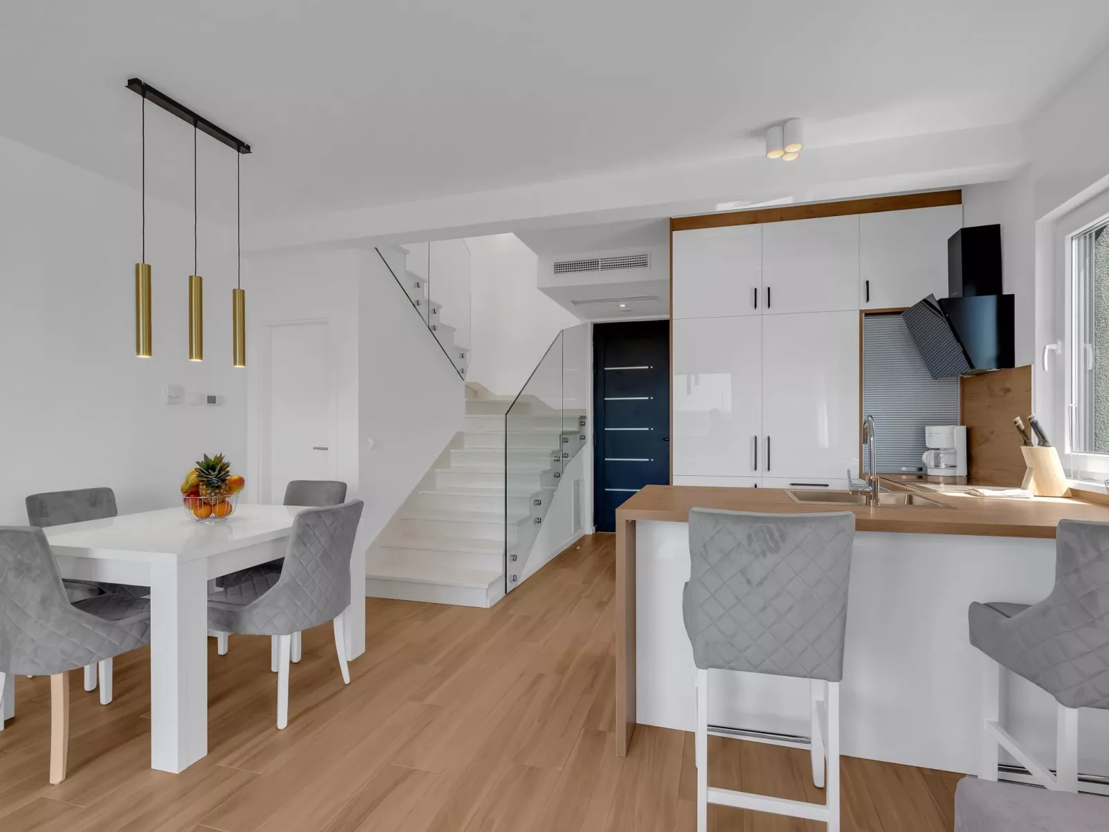 Villa Vip in Makarska mit beheiztem Pool und 4 Schafzimmern - Image-tags.info