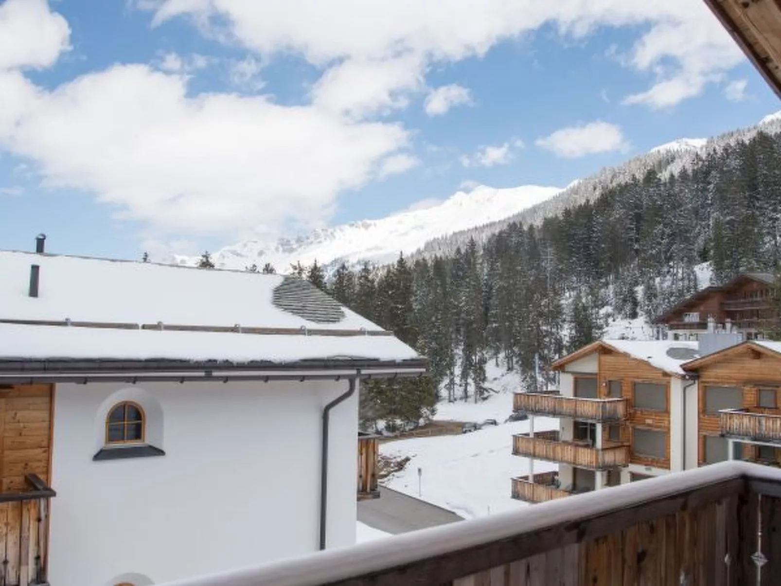 Moderne Ferienwohnung Scalottas Lenzerheide - Buiten