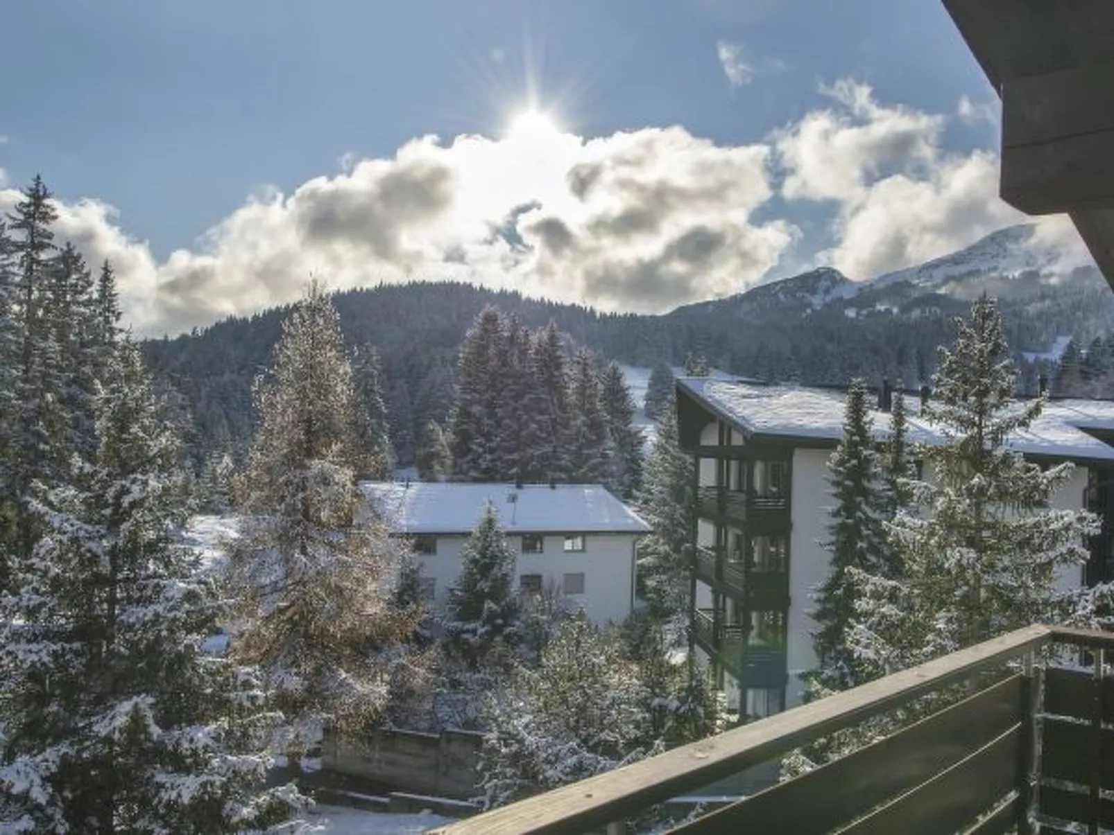 Zentrale 3.5 Zimmer Wohnung Seegarten B- Lenzerheide - Buiten