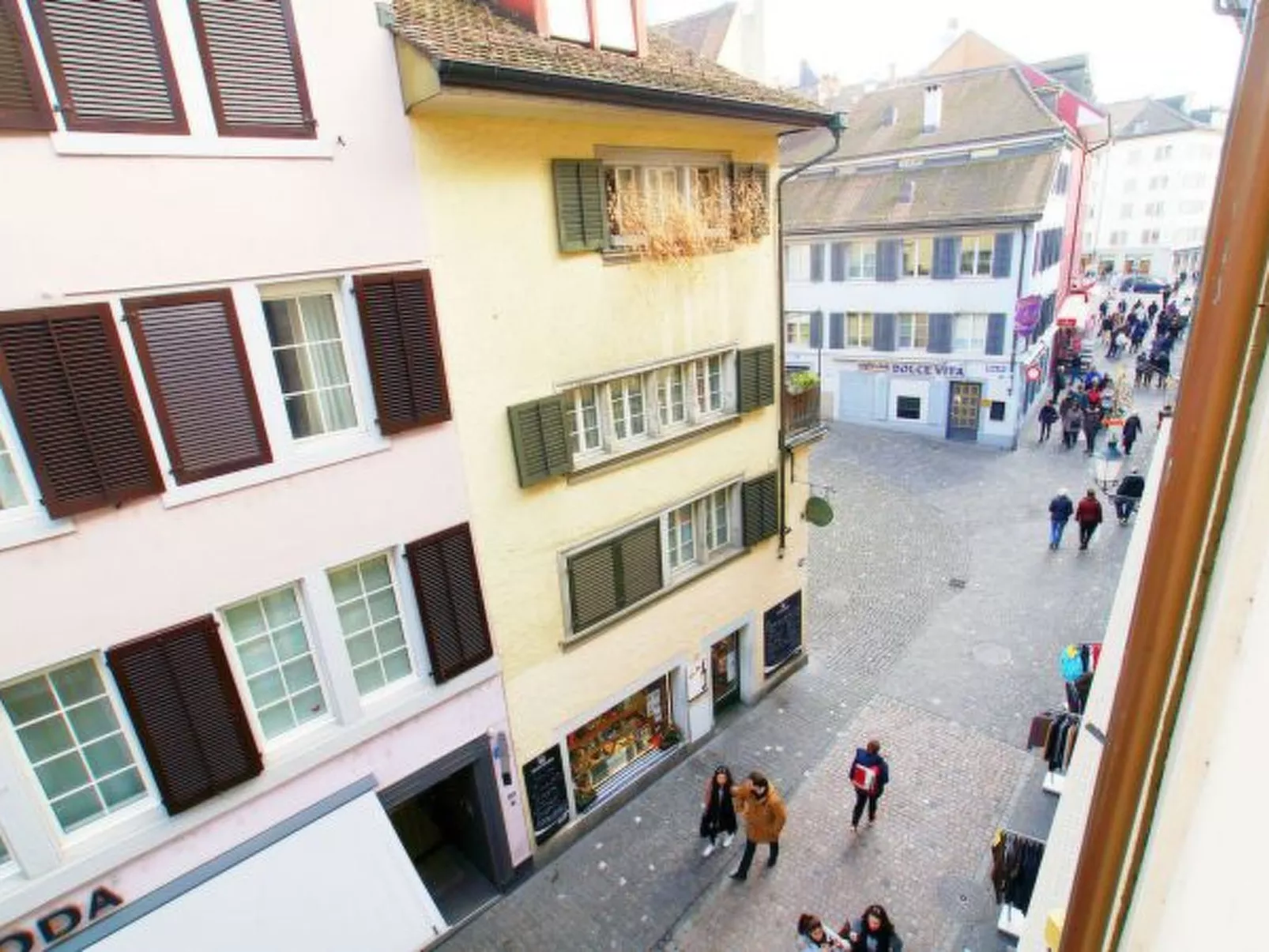 ZH Doerfli 3 - HITrental Apartment - Buiten