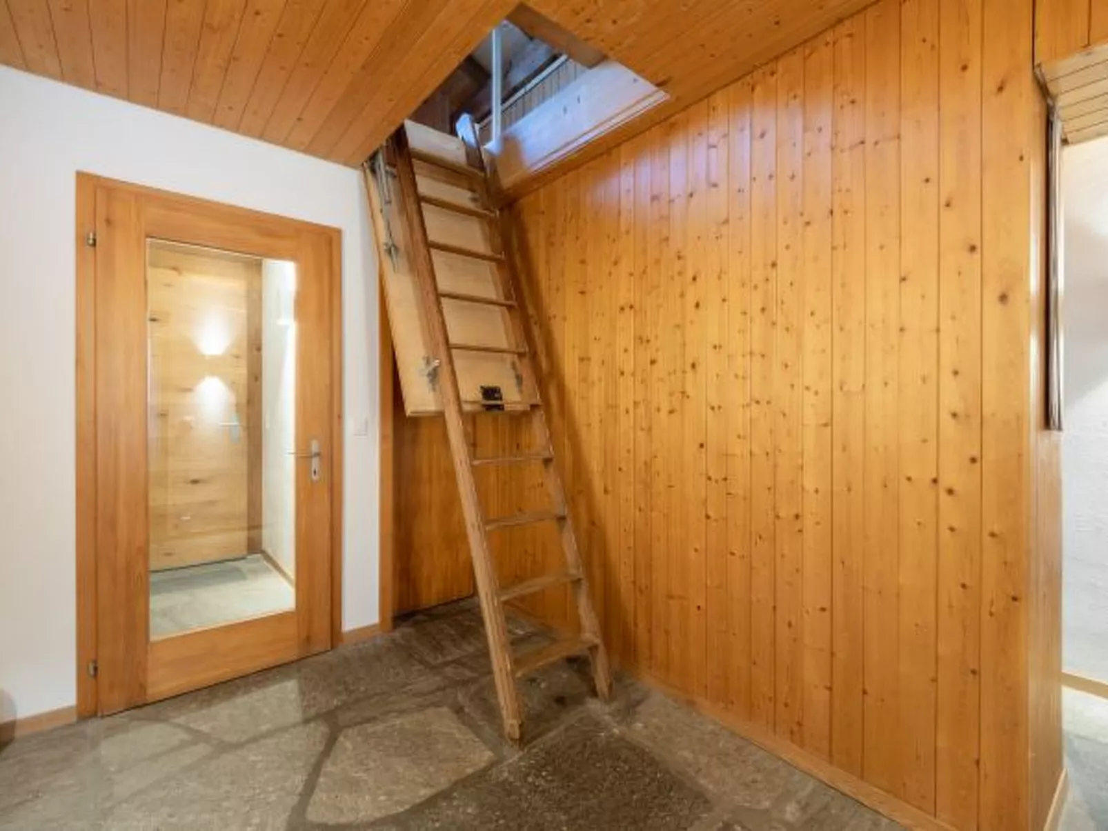 Panorama Salums - Binnen