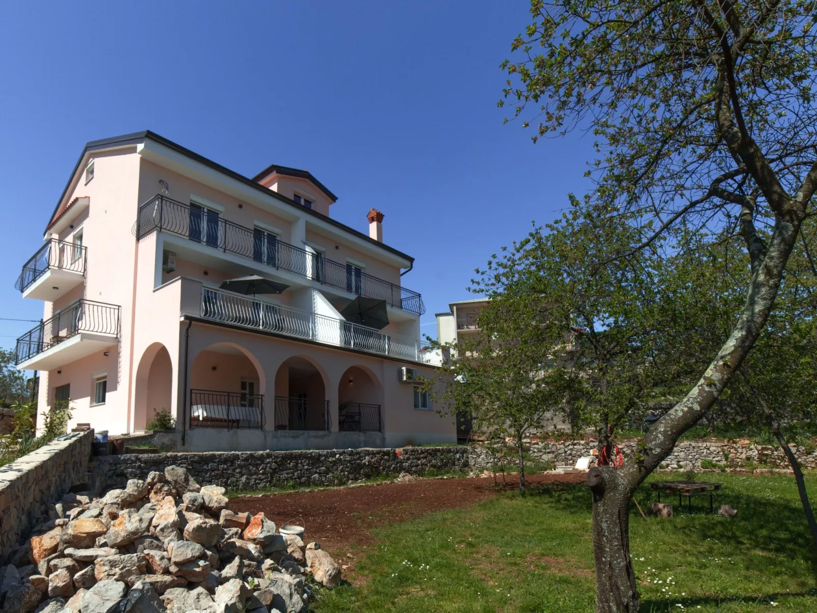 Apartment Raspolic no.2 - Image-tags.info