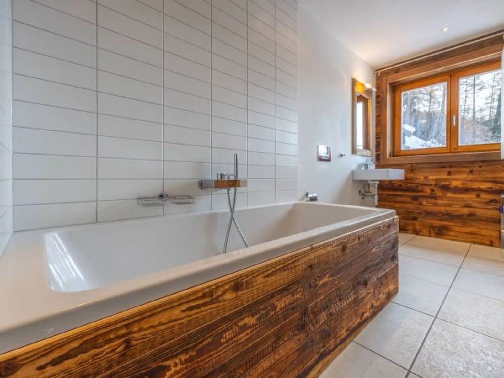 Above the Clouds - spacious chalet with great view - Binnen