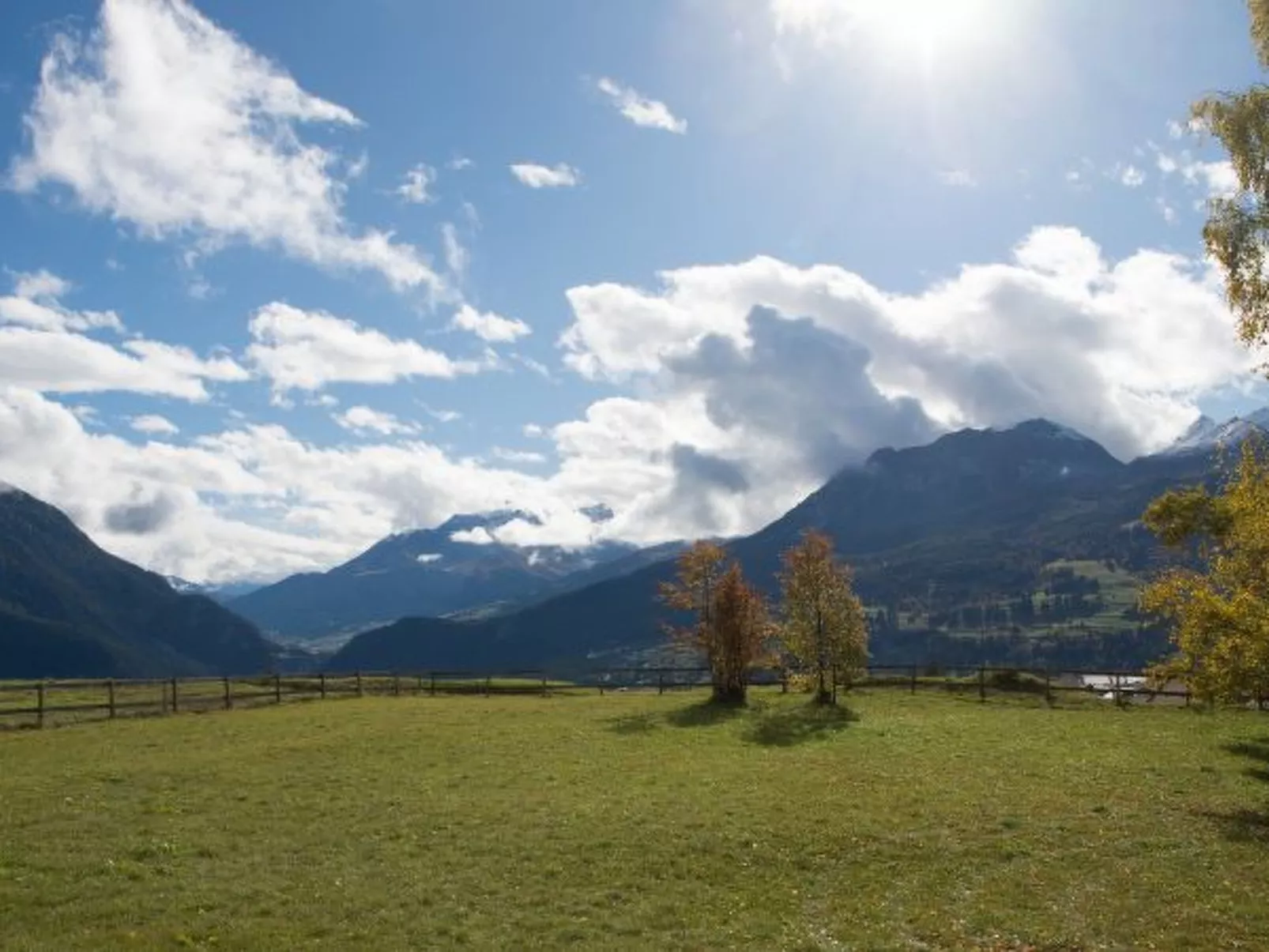 Mit Garten Tgeasa Schilendra-Lantsch/Lenz - Buiten