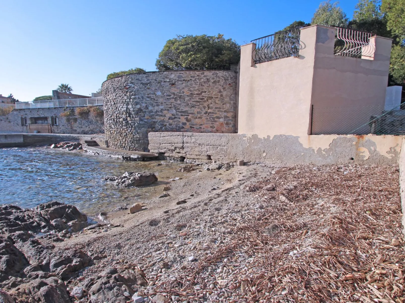Le Bateau - 4 Personen - Füße im Wasser - Strand - Buiten