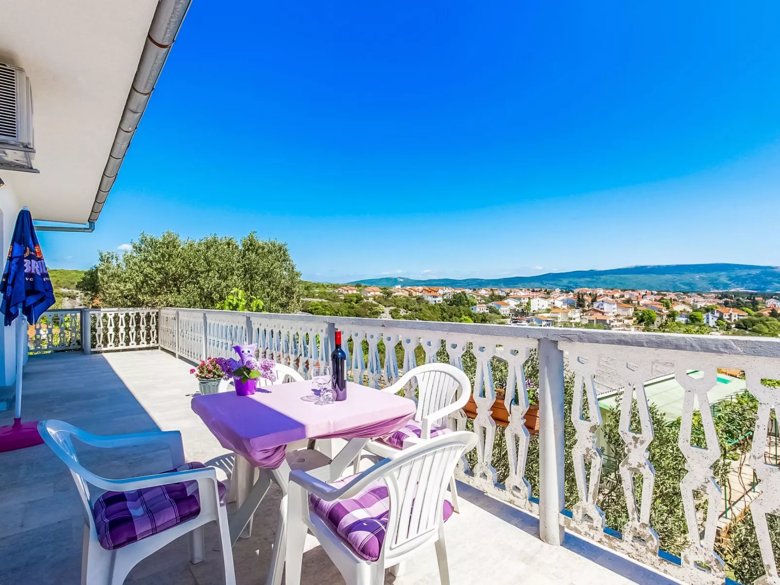 Geräumige Wohnung in Krk mit Garten und Terrasse - Image-tags.info