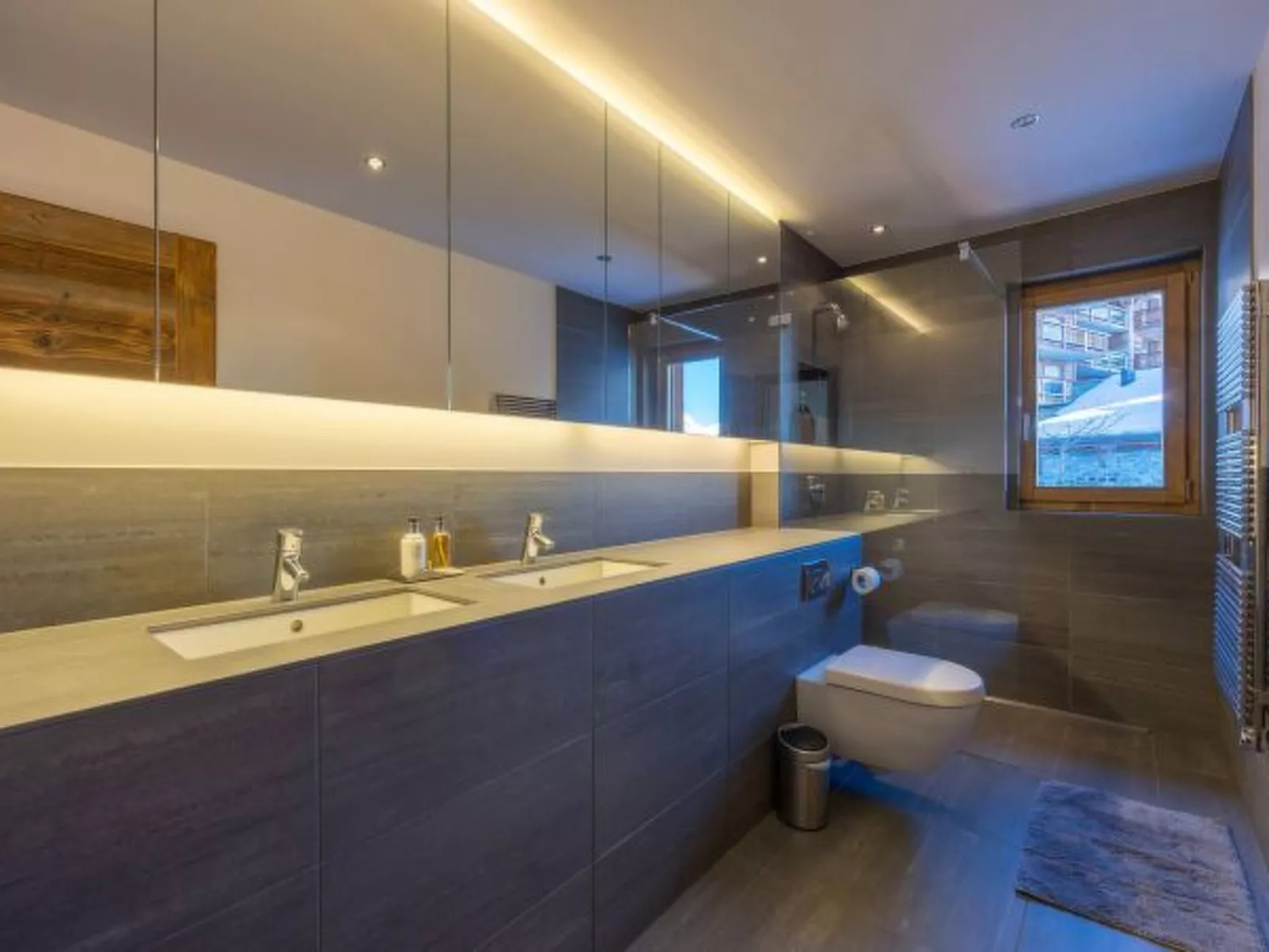 Grimpeur luxury duplex, Spa Access Front Telecabin - Binnen