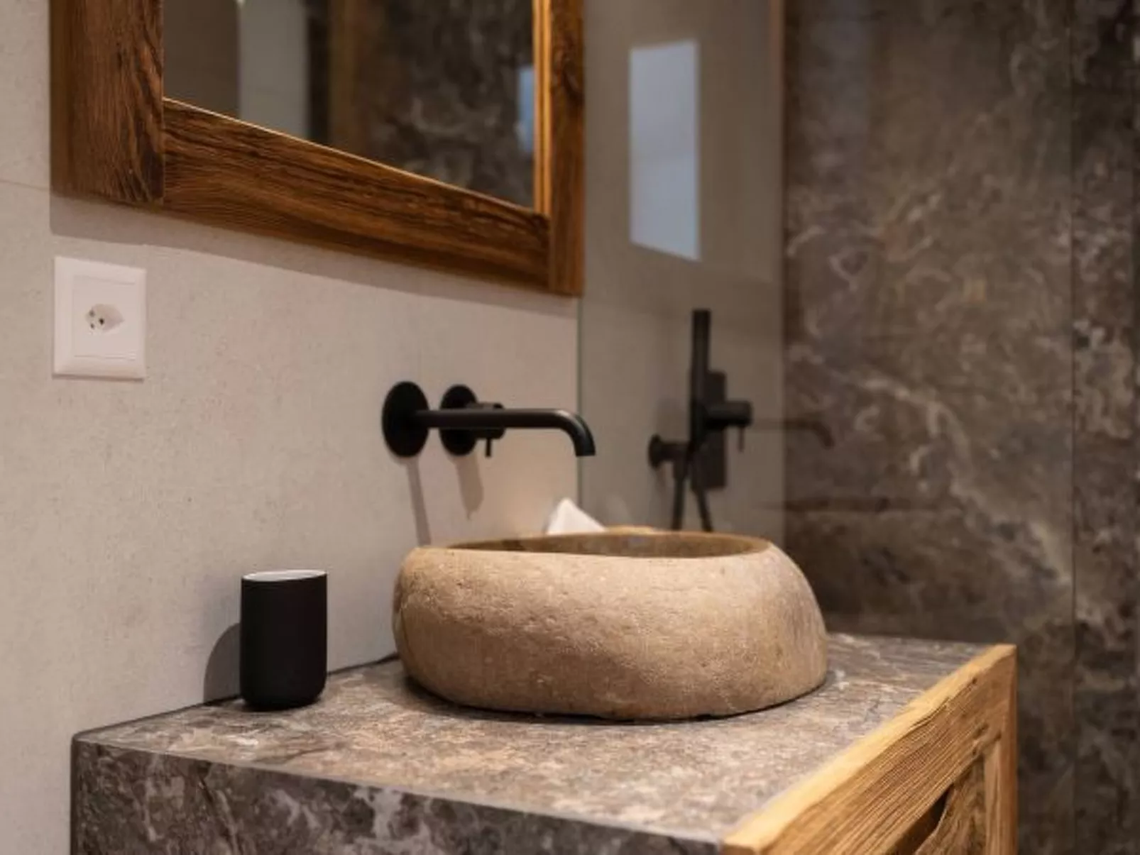 Les Fermes d'Alice - Centre de la station - Binnen