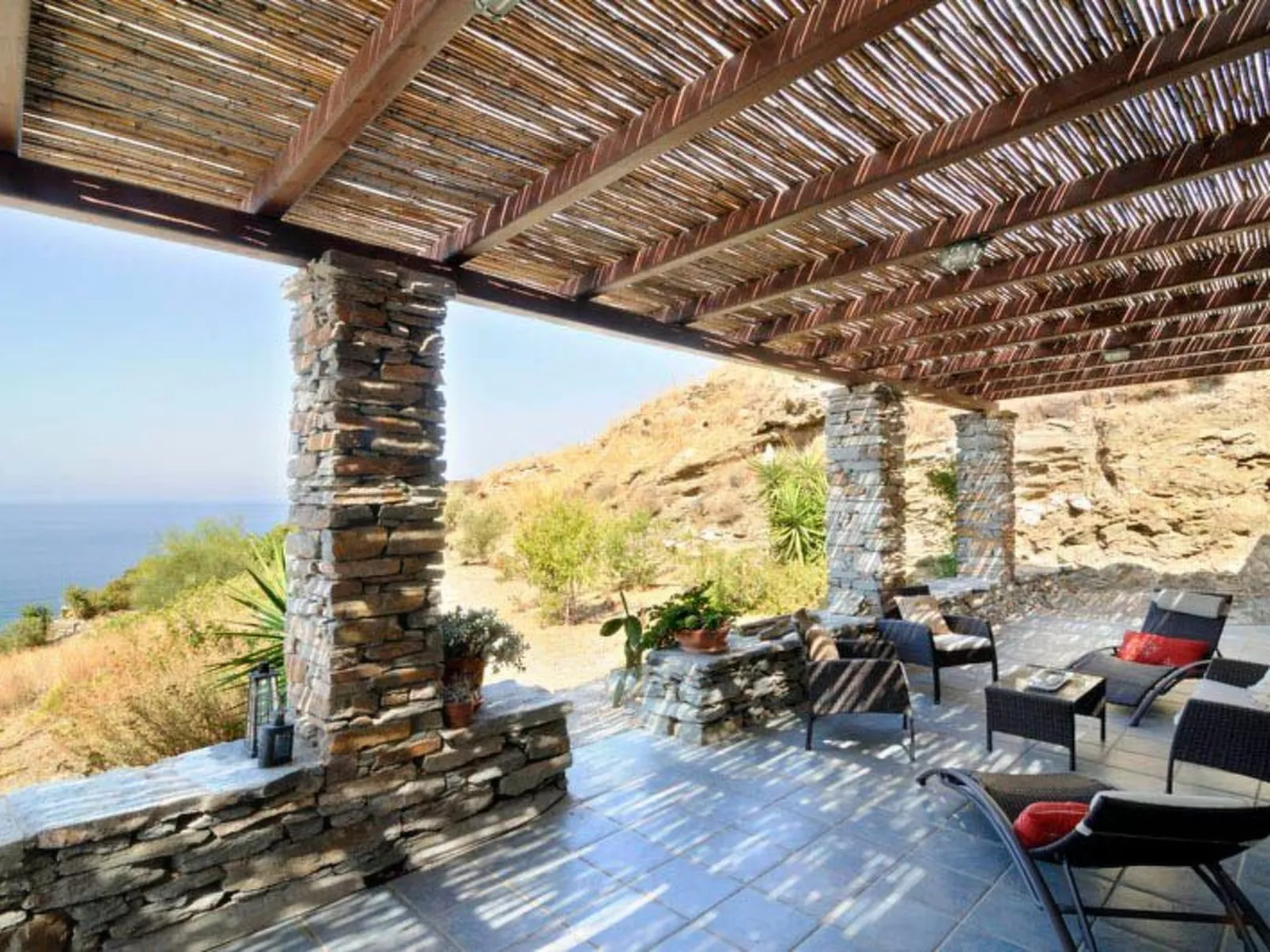 Haus in Kea mit Parkplatz im Freien und Blick auf den Sonnenuntergang - Image-tags.info