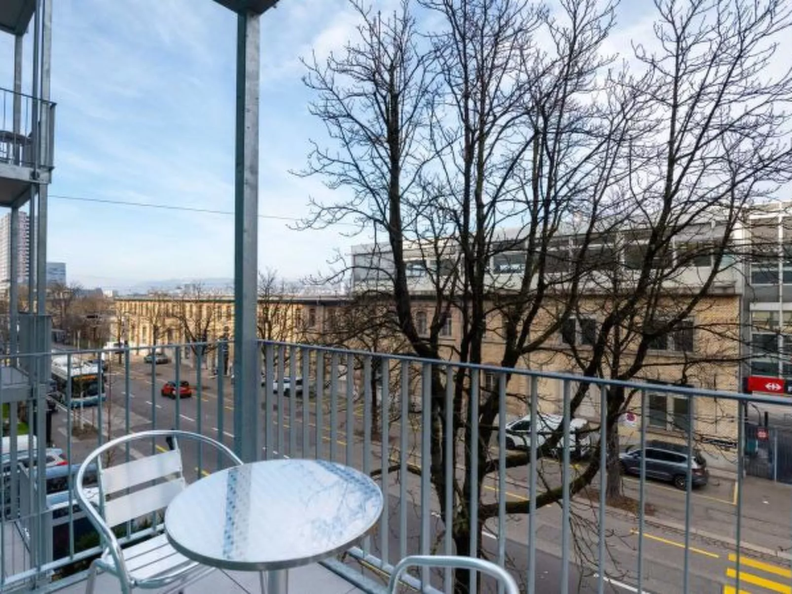 ZH Pink 1 - Letzigrund HITrental Apartment - Buiten