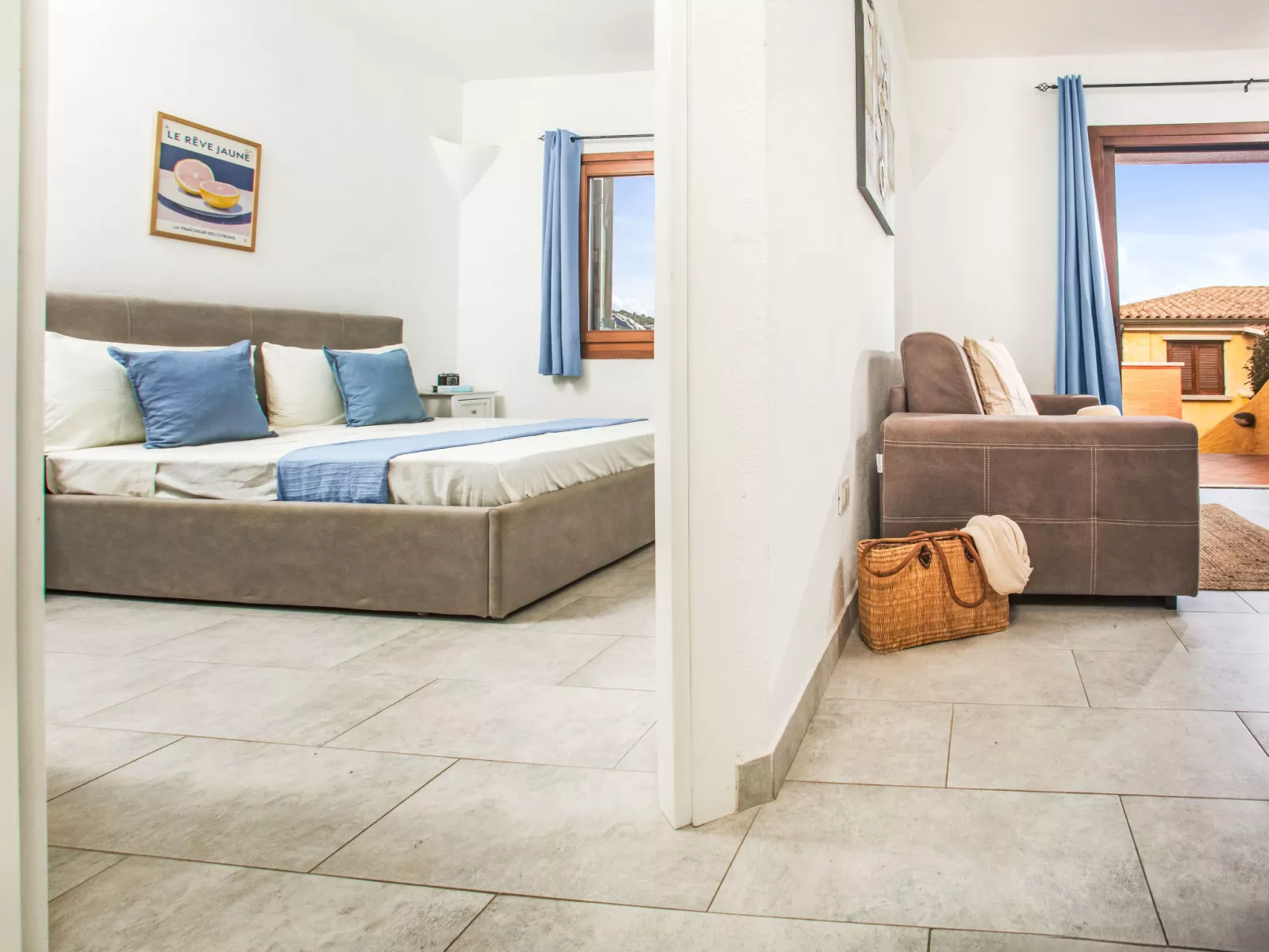 Luminoso trilocale eolo - Binnen