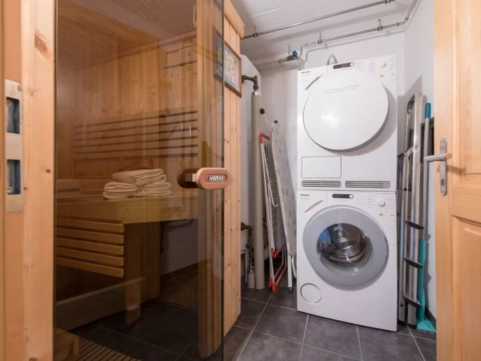 Racers Retreat 5 - Binnen