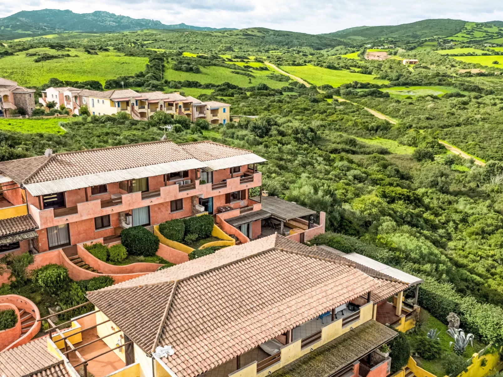 Luminoso trilocale eolo - Buiten