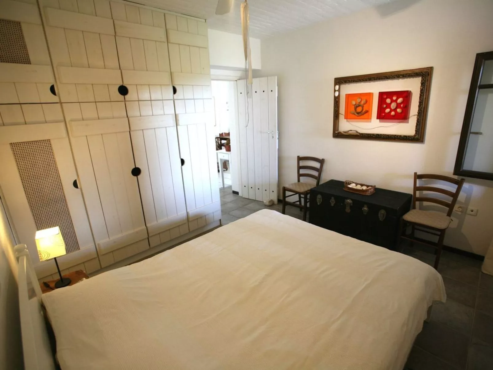 Haus in Kea mit Parkplatz im Freien und Blick auf den Sonnenuntergang - Image-tags.info