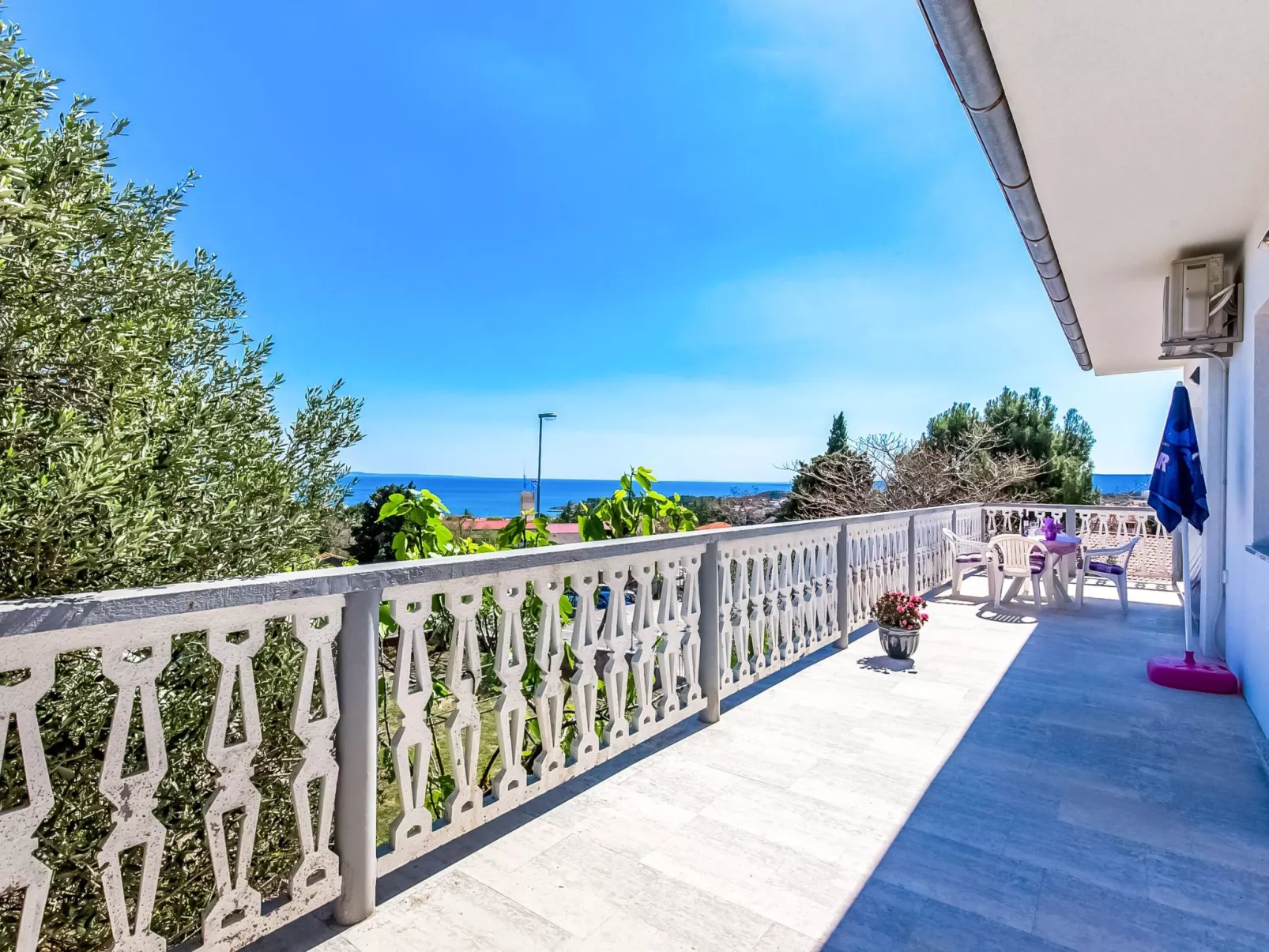 Geräumige Wohnung in Krk mit Garten und Terrasse - Image-tags.info