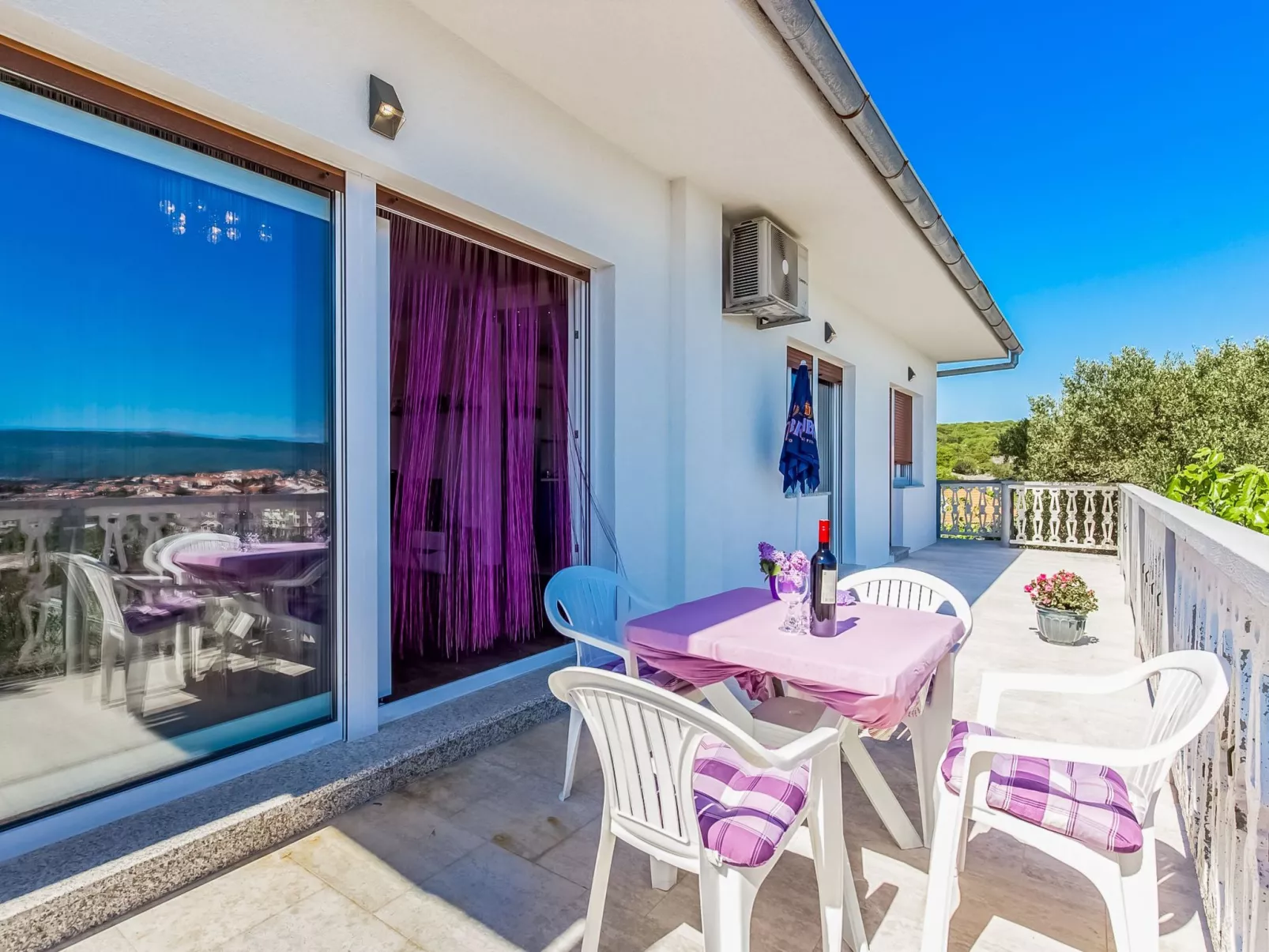 Geräumige Wohnung in Krk mit Garten und Terrasse - Image-tags.info