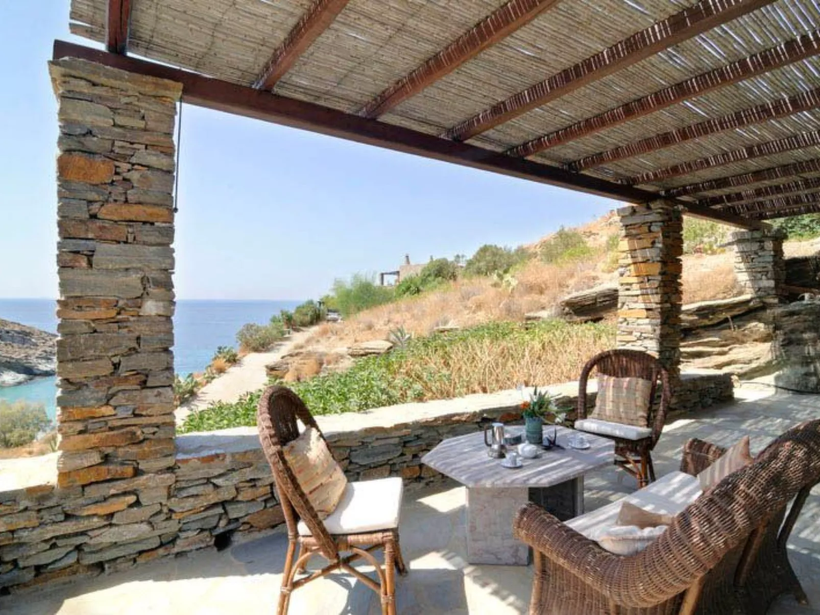 Haus in Kea mit Parkplatz im Freien und Blick auf den Sonnenuntergang - Image-tags.info