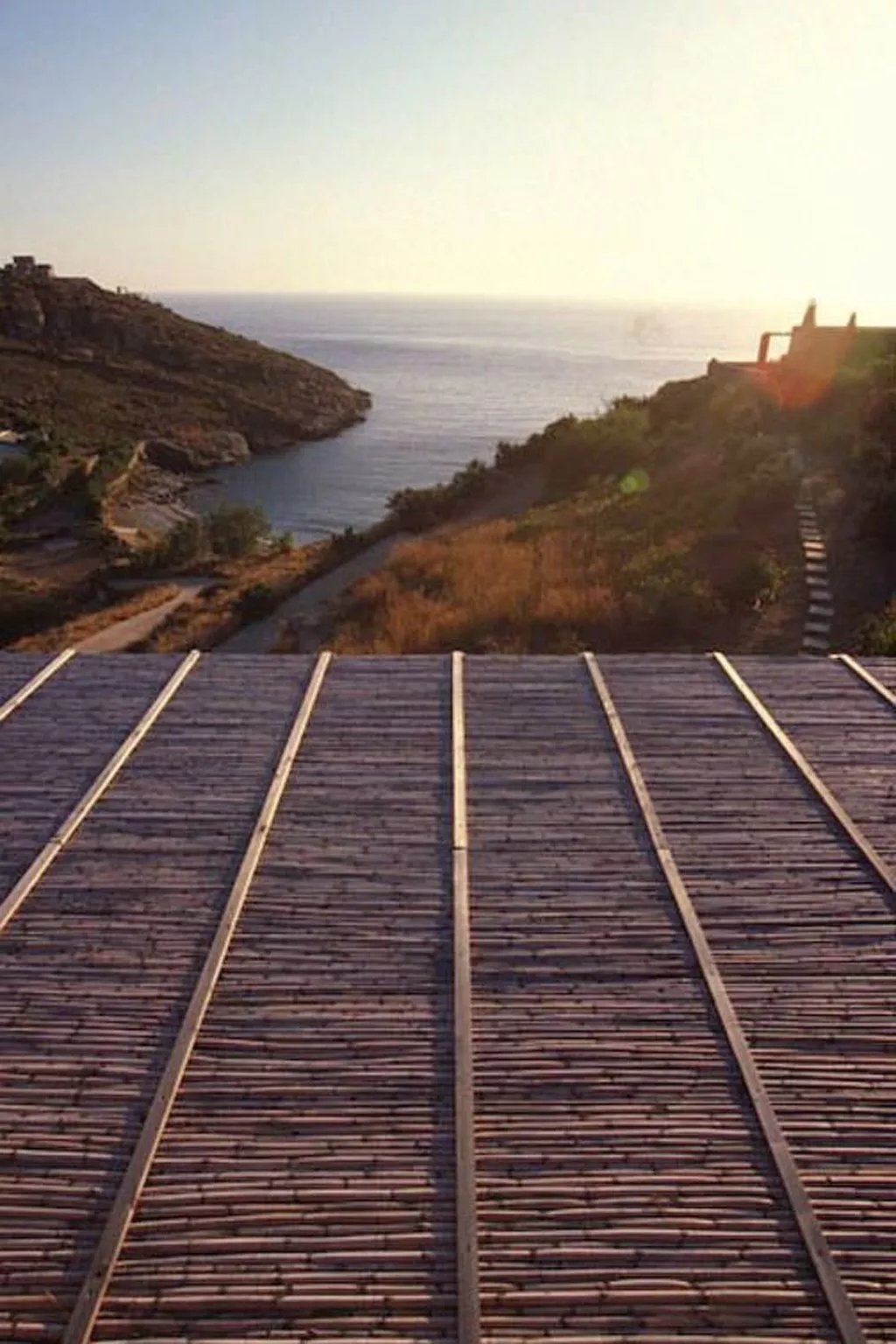 Haus in Kea mit Parkplatz im Freien und Blick auf den Sonnenuntergang - Image-tags.info